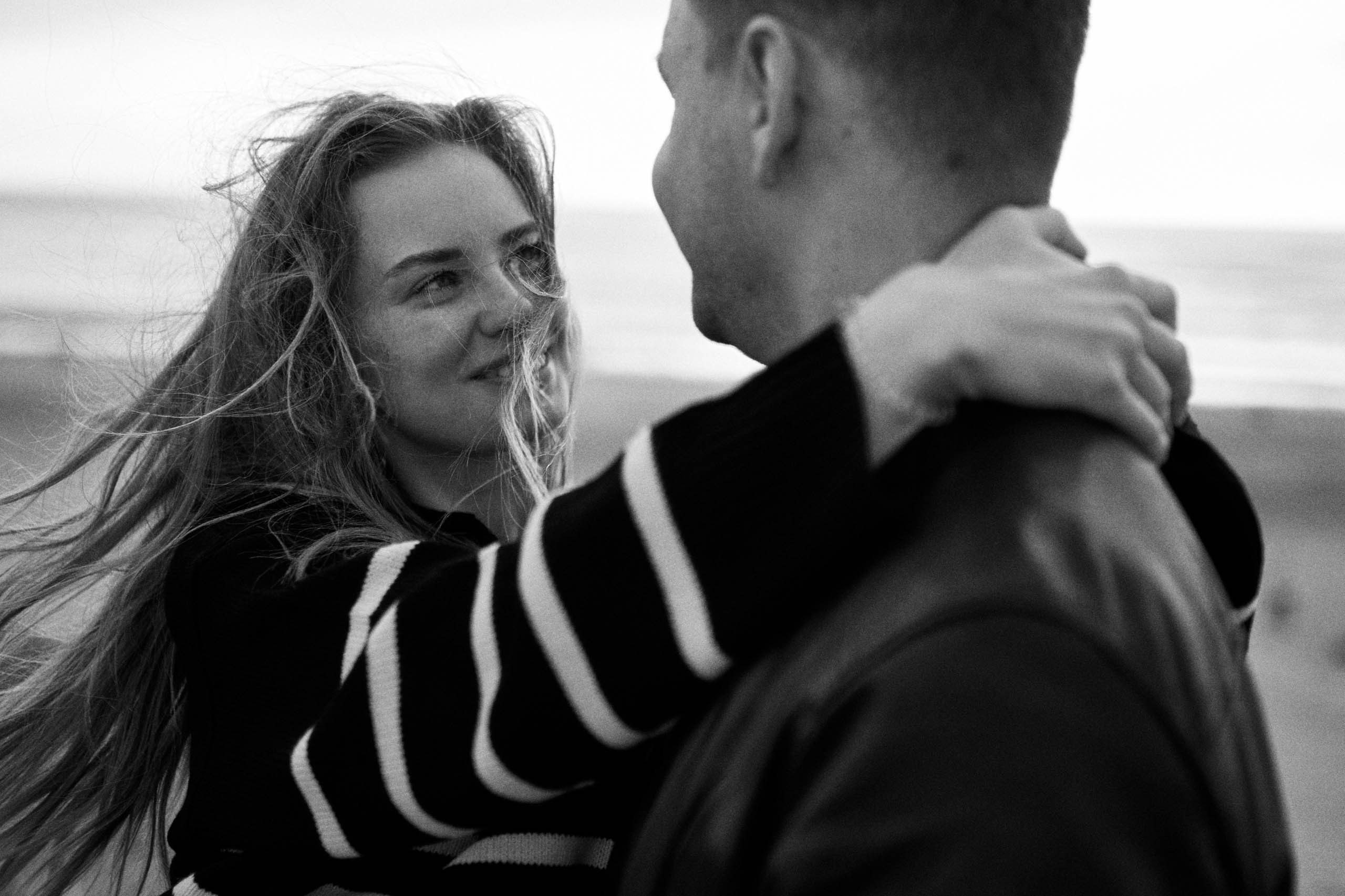 Ocean Beach Couple Photoshoot in San Francisco — Candid Lifestyle Sunset Session by Bay Area Life Studio. Bay Area Life | Event, Wedding & Commercial Photography Agency