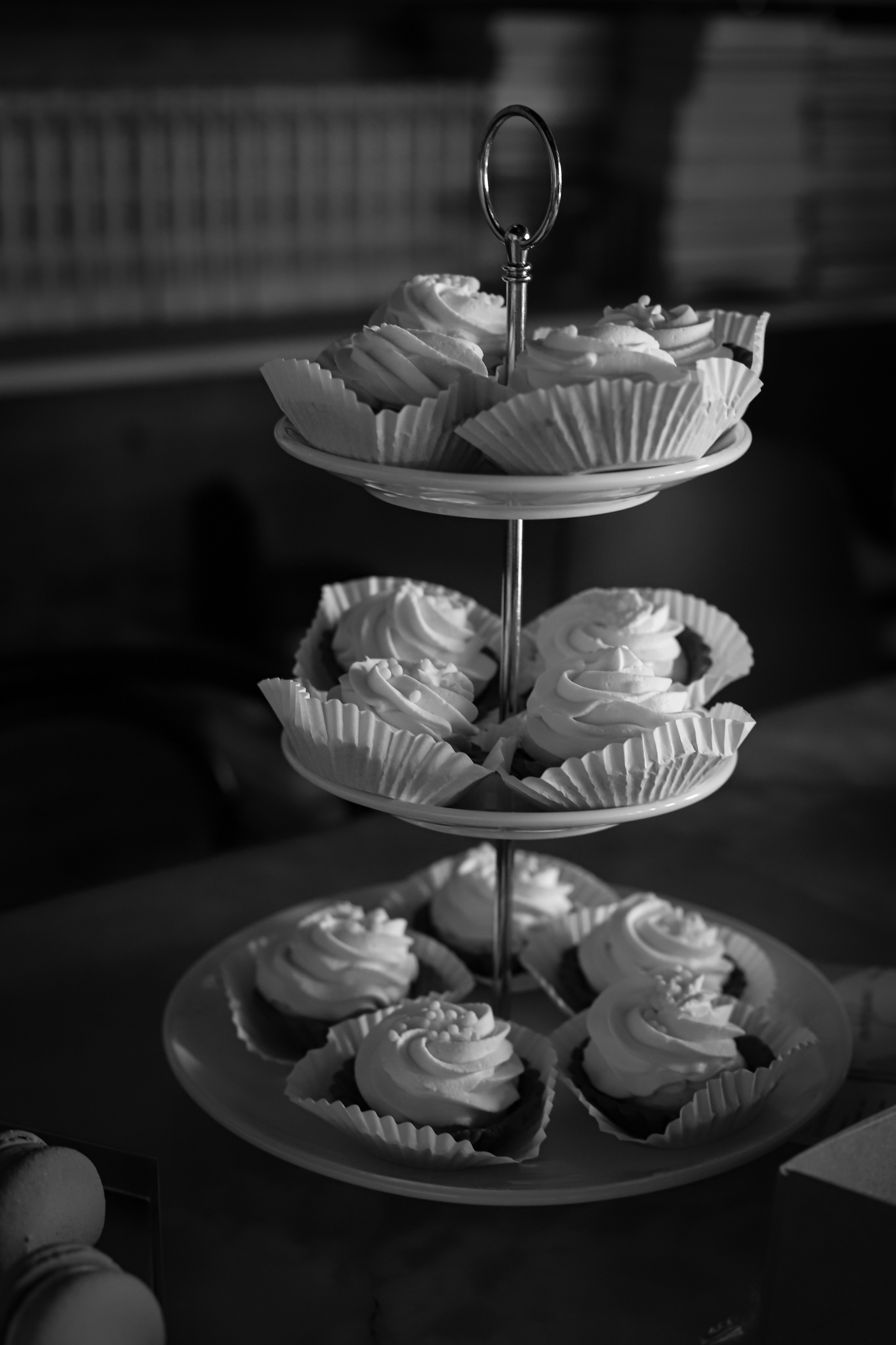 Пляшки для перемоги. VALERIIA VIUNOVA individual shooting\love story\event\brand