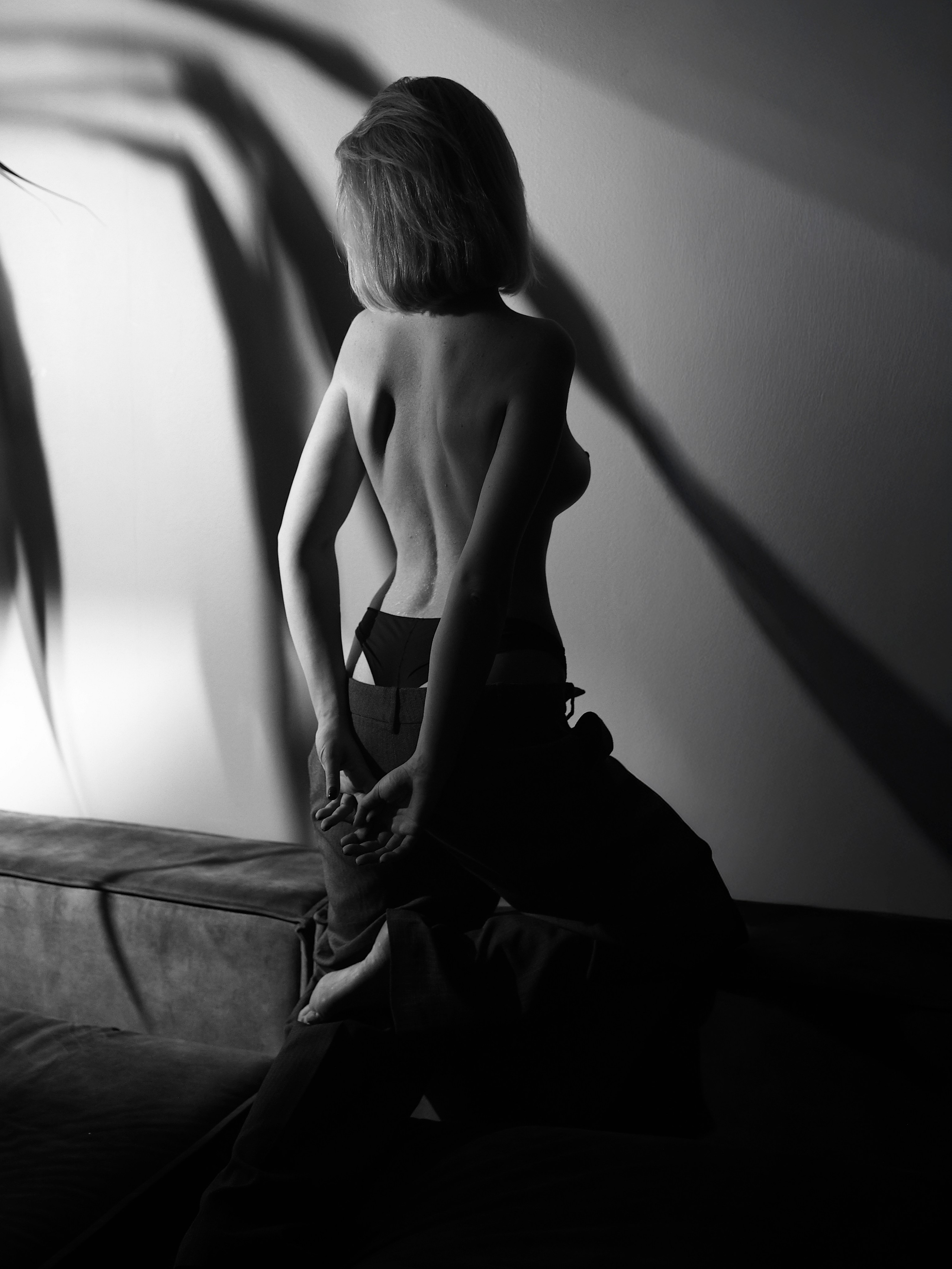 В тенях. Валерия Вартанова. Фотограф