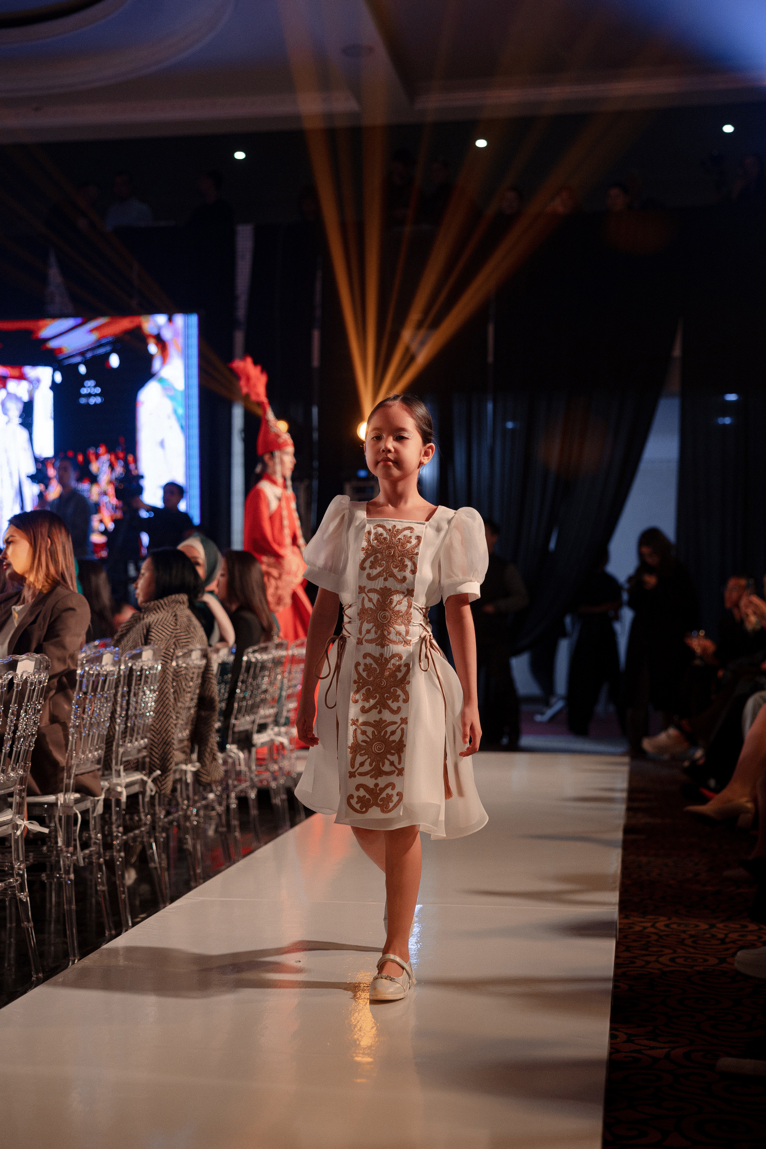 BAIRA | Fashion Show. Азимжан Нуритдинходжаев — свадебный фотограф