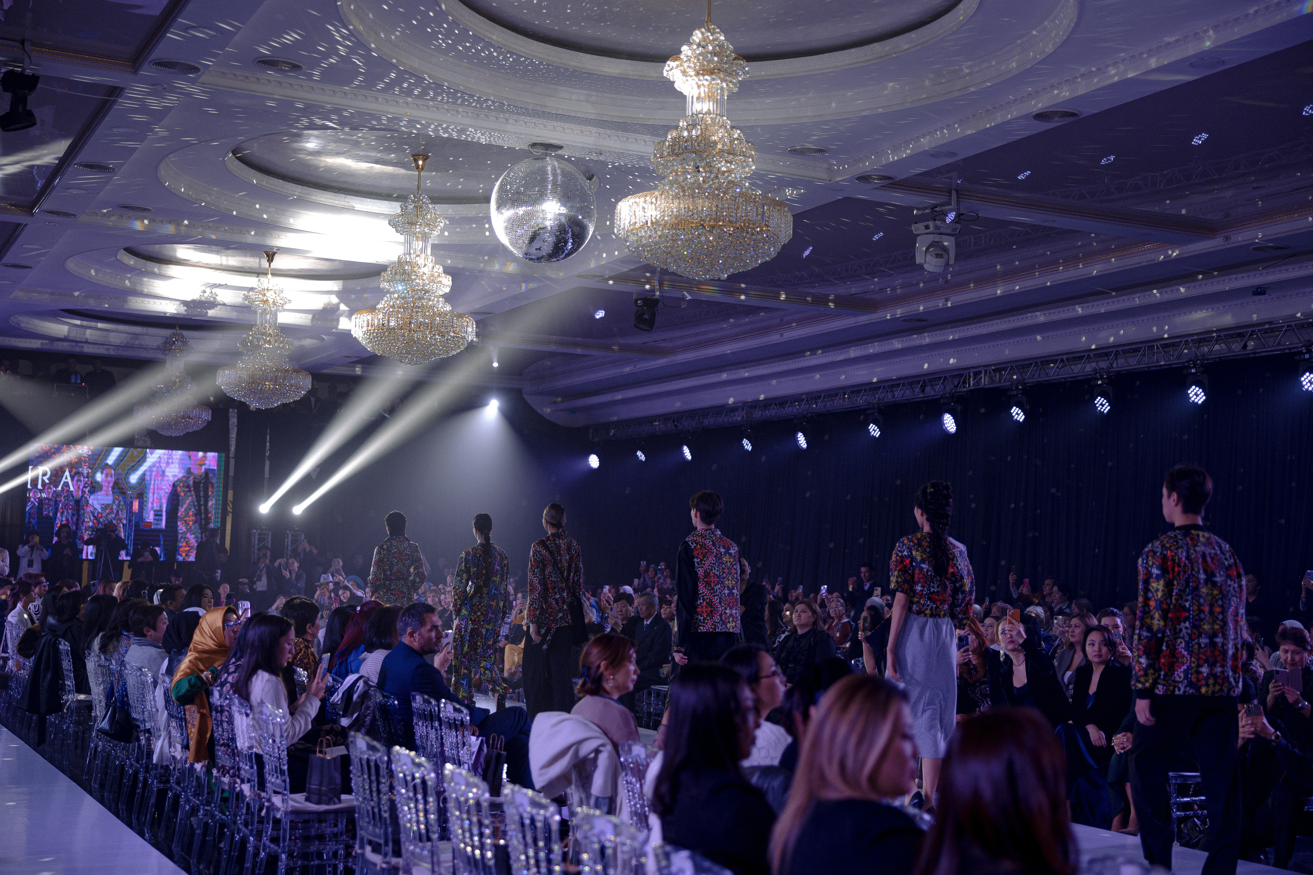 BAIRA | Fashion Show. Азимжан Нуритдинходжаев — свадебный фотограф