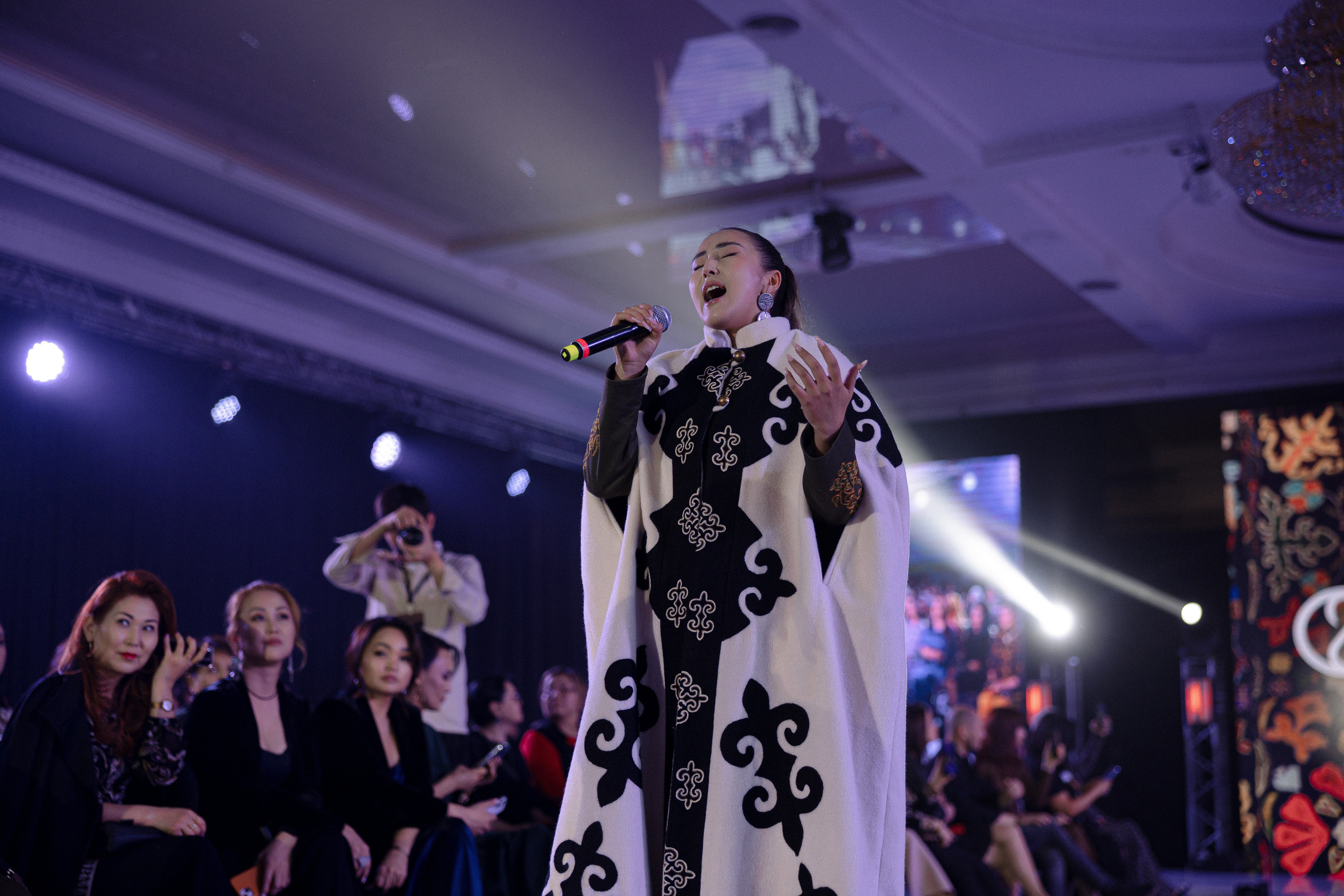 BAIRA | Fashion Show. Азимжан Нуритдинходжаев — свадебный фотограф