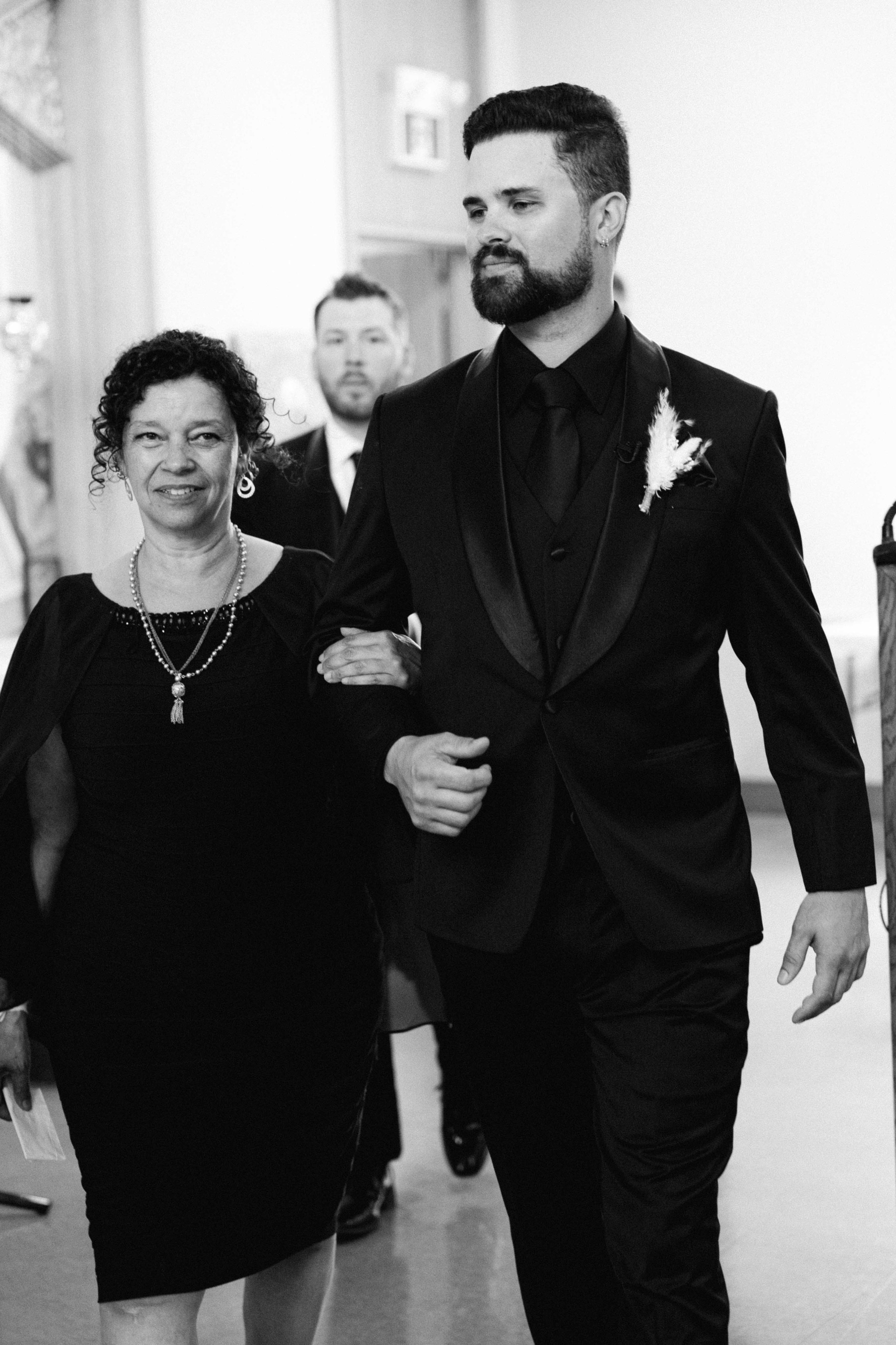 Khrystyna & Zachary (Winnipeg Art Gallery). Wedding Photographer in Winnipeg — Cinematic & Timeless by Vitiuk Photography