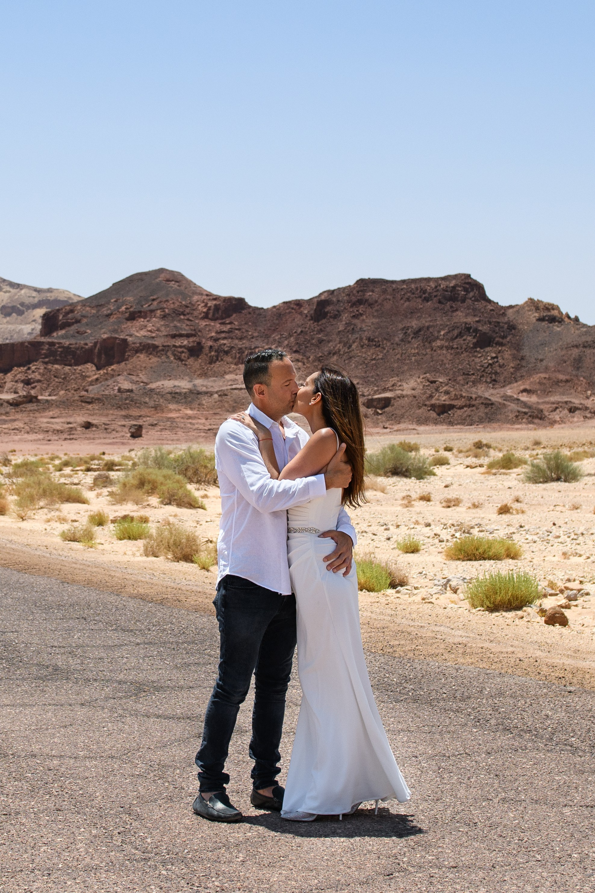 Wedding in the Timna park for Guy & Jodie. Family children pregnancy love stories photographer in Eilat Israel Olga Amchislavsky