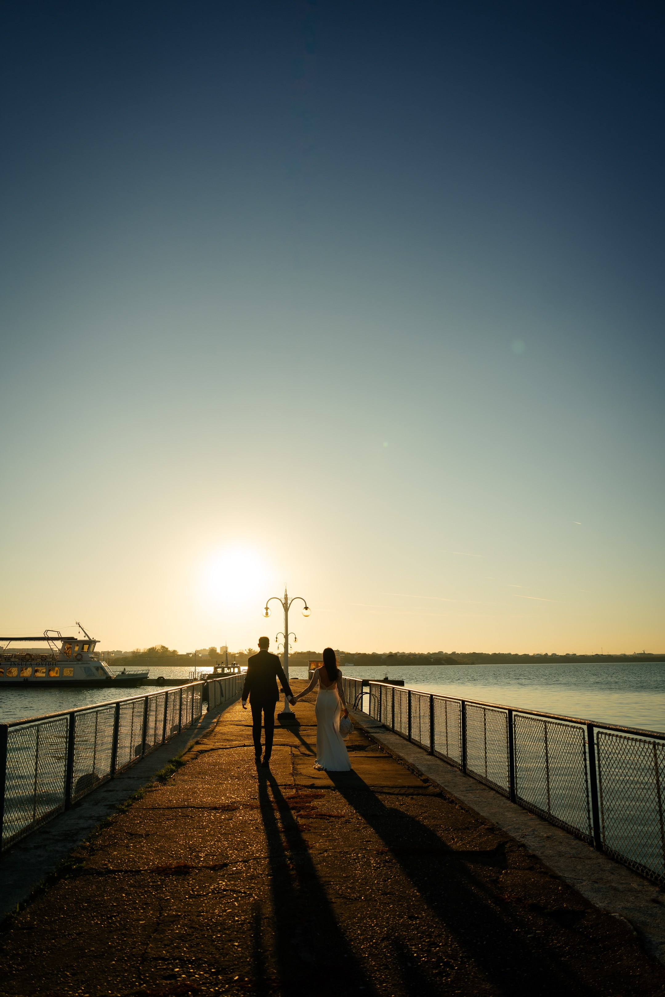 Elly & Andrew. Destination Wedding Photographer Alex Pasarelu