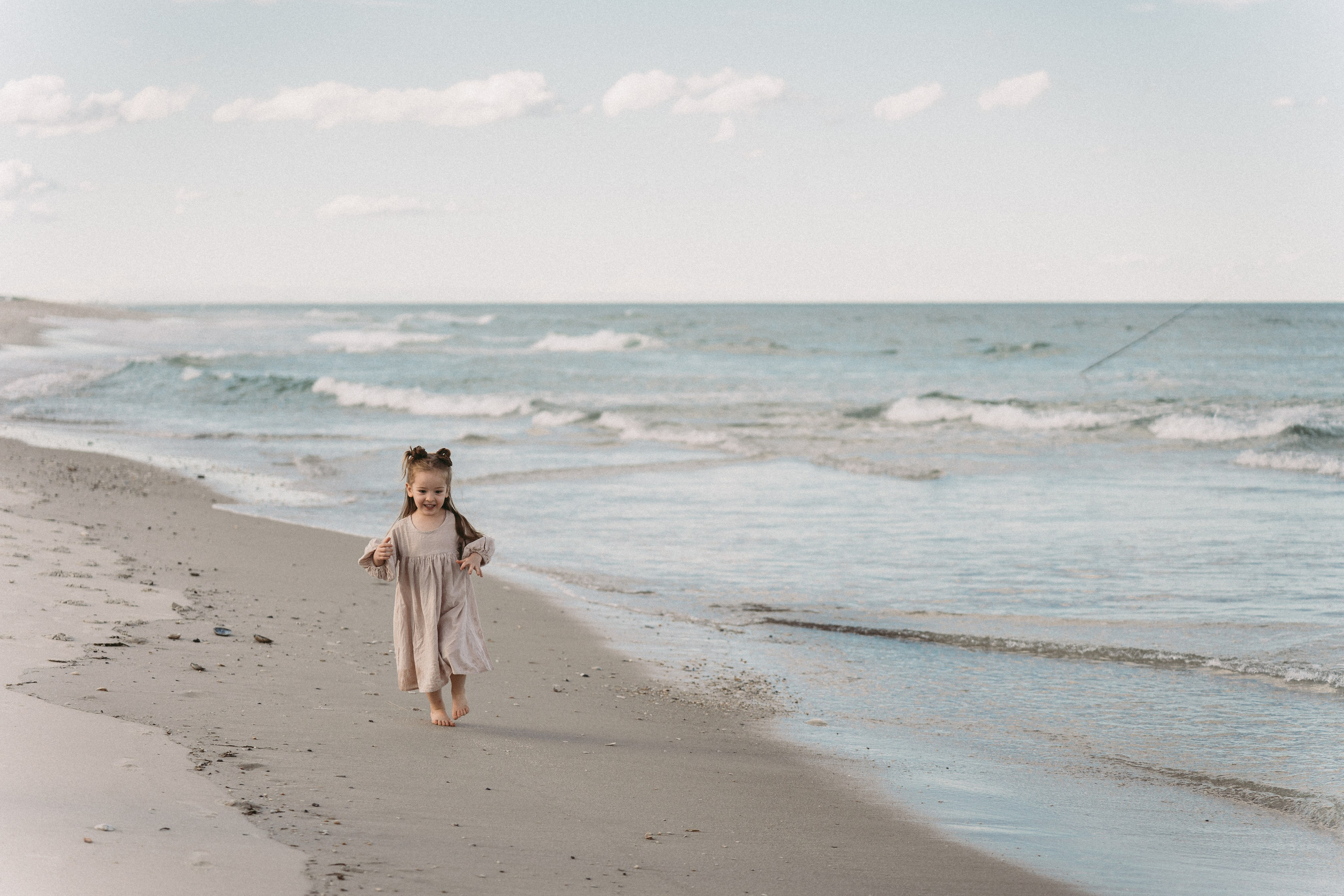 Beach Toddler Photography – Playful & Candid Memories. Alisa Tant — Family and newborn photographer Bucks County, Montgomery county, Philadelphia, NJ