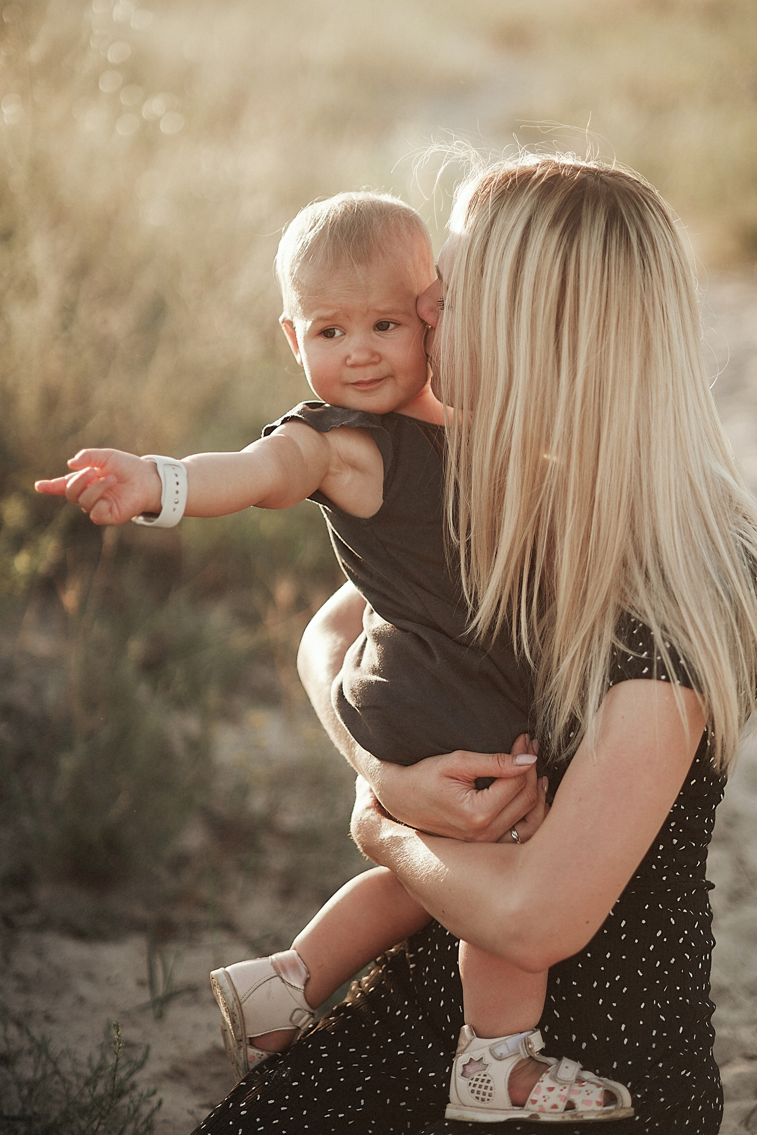Family outdoor summer shooting. Wedding and family photographer Ireland