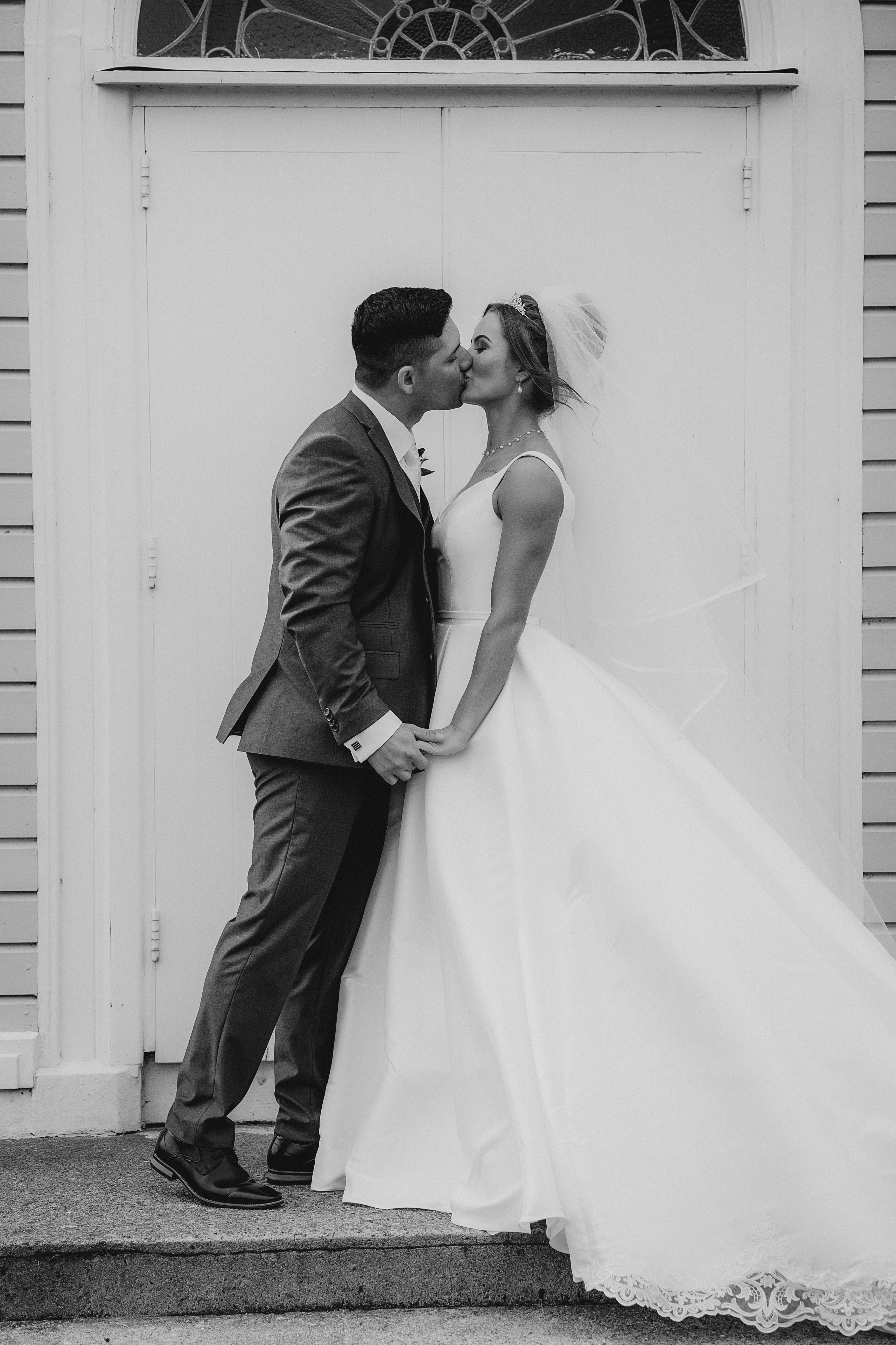 Megan & Oneias. Main