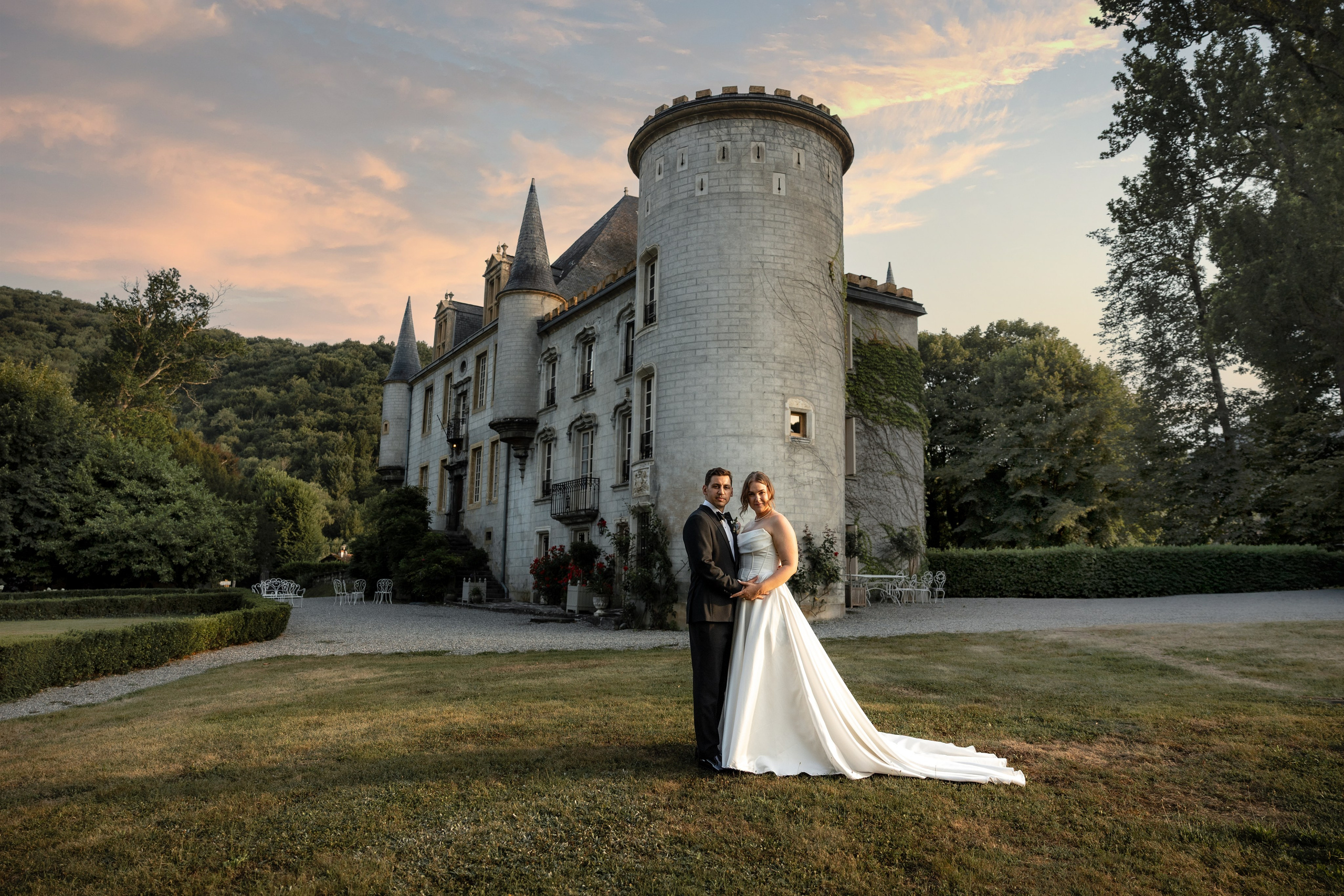 Château Elopement in Occitanie — Château Bagen | Southwest France. Eugénie Smirnova — Wedding & Elopement Photographer in Southwest France