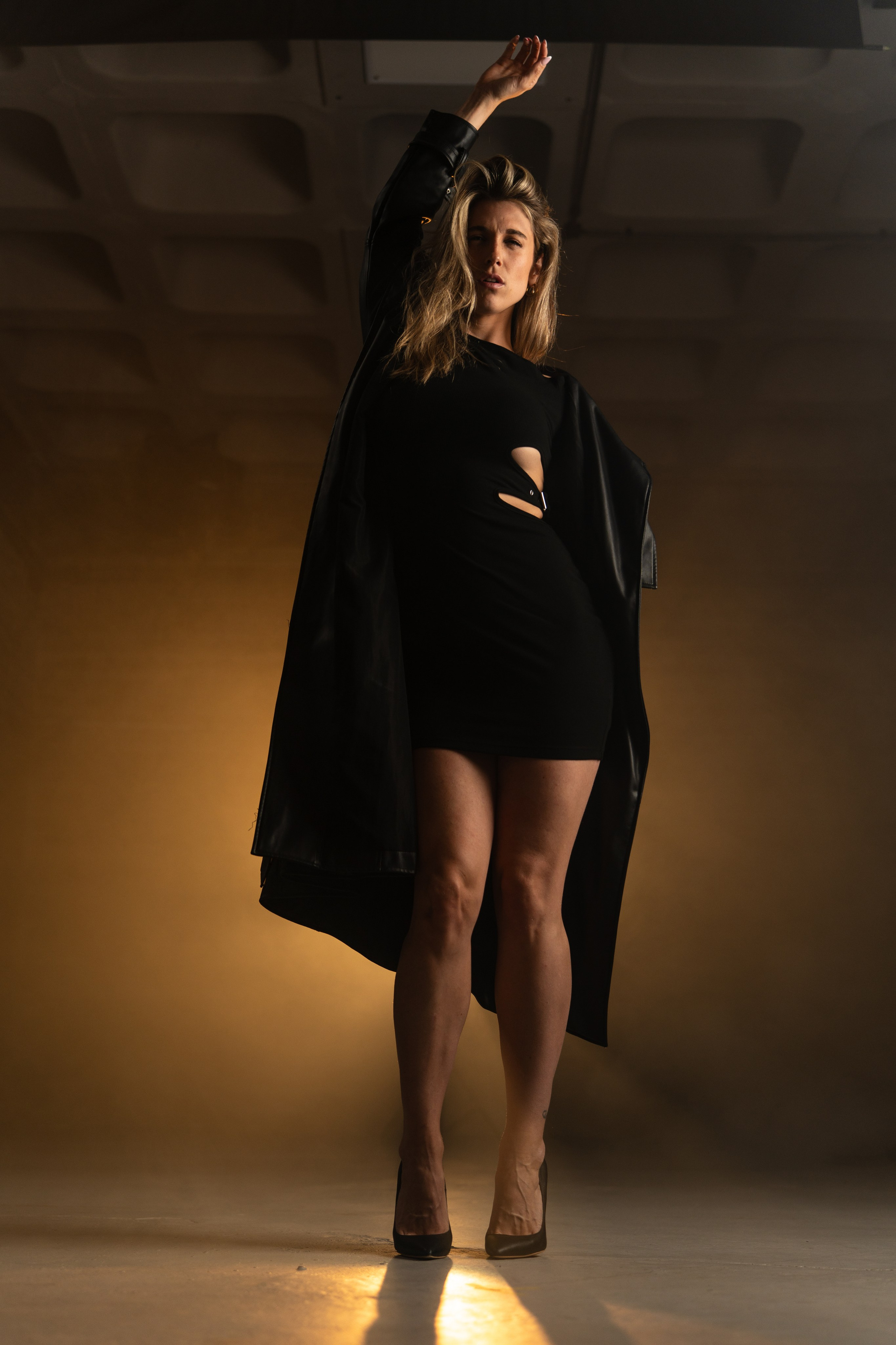 „Kölsch&Shoot“ in Cologne w/ Lisa (Set #4). URBANSTREETFILES.ART