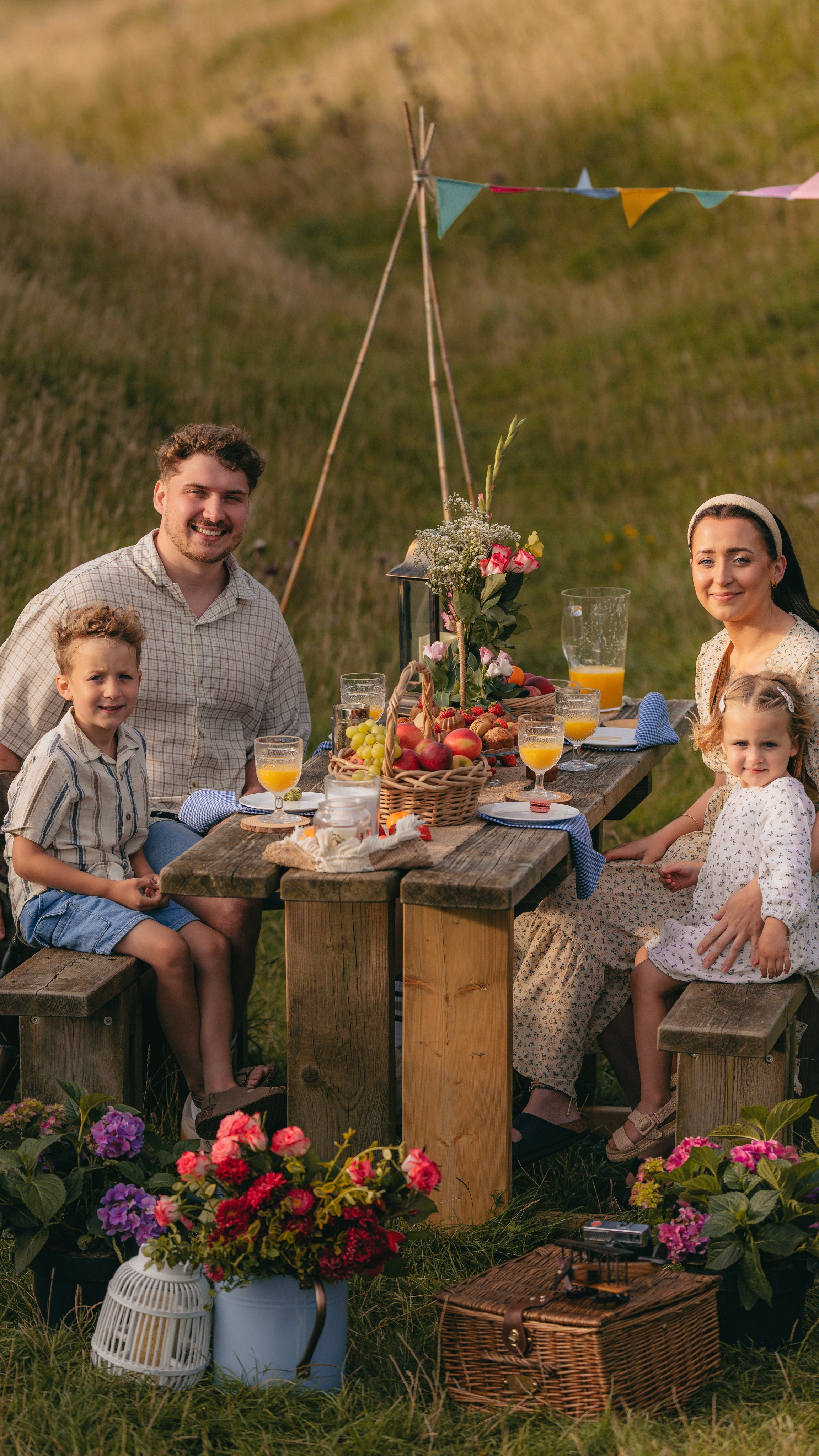 Summer family picnic. Tania Gandrabur, photographer in West Midlands, England