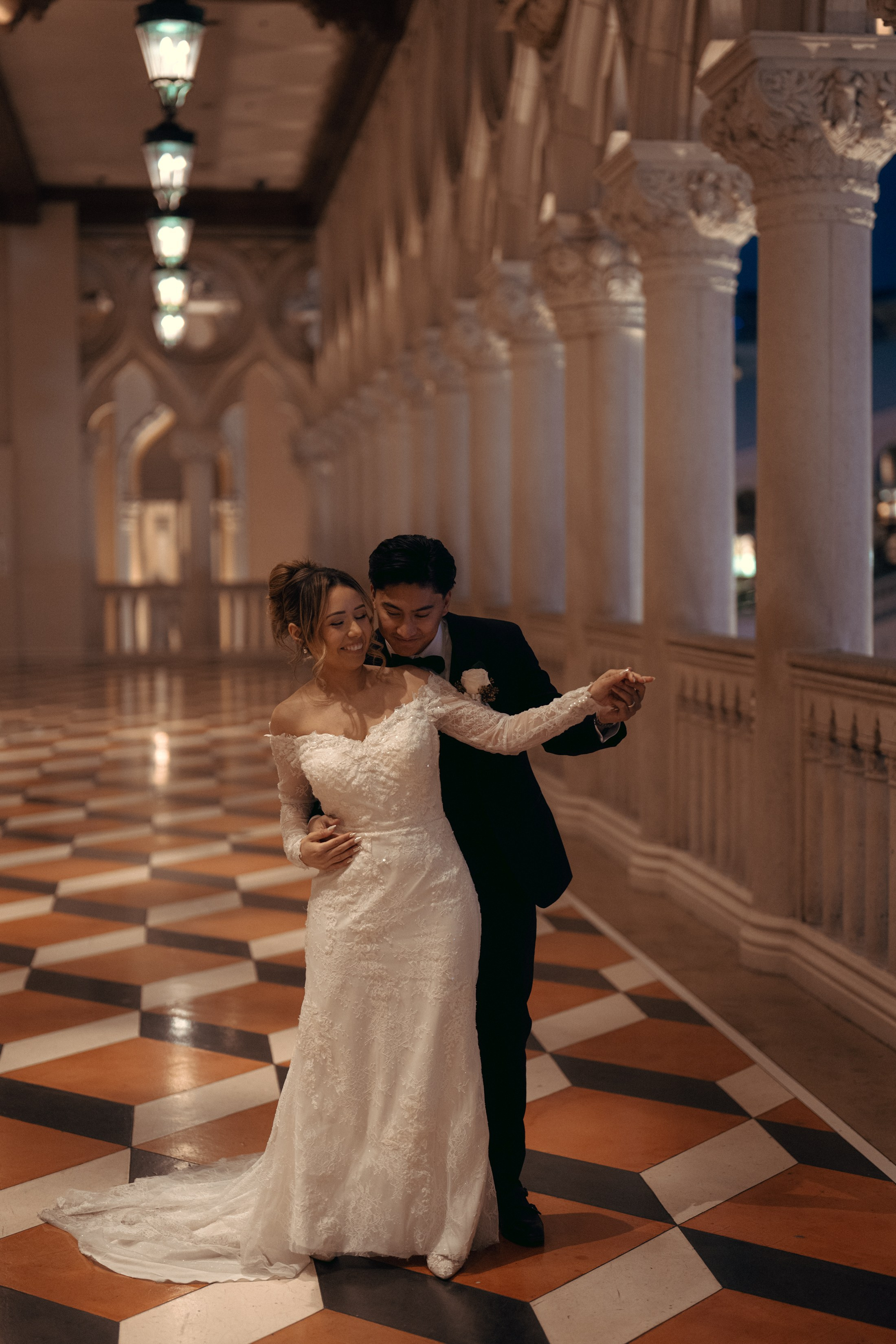A&R. Wedding & elopement photographer Viktoriya Kravtsov. Las Vegas