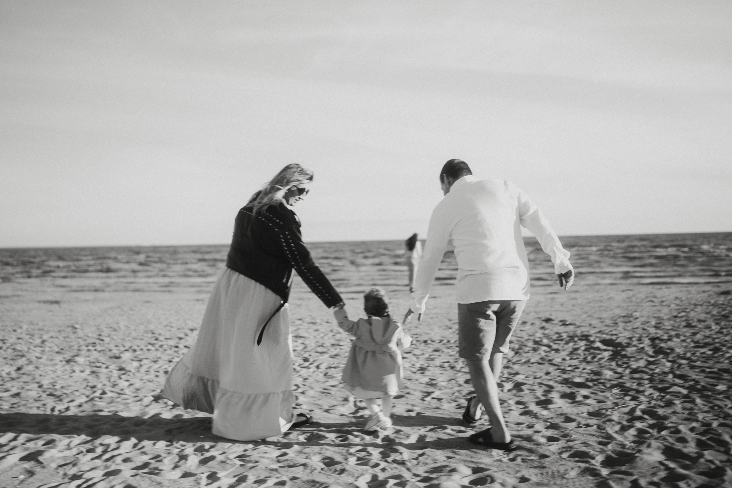 By the Sea. Couple and Family Photographer in Tallinn, Sasha Kaloshin