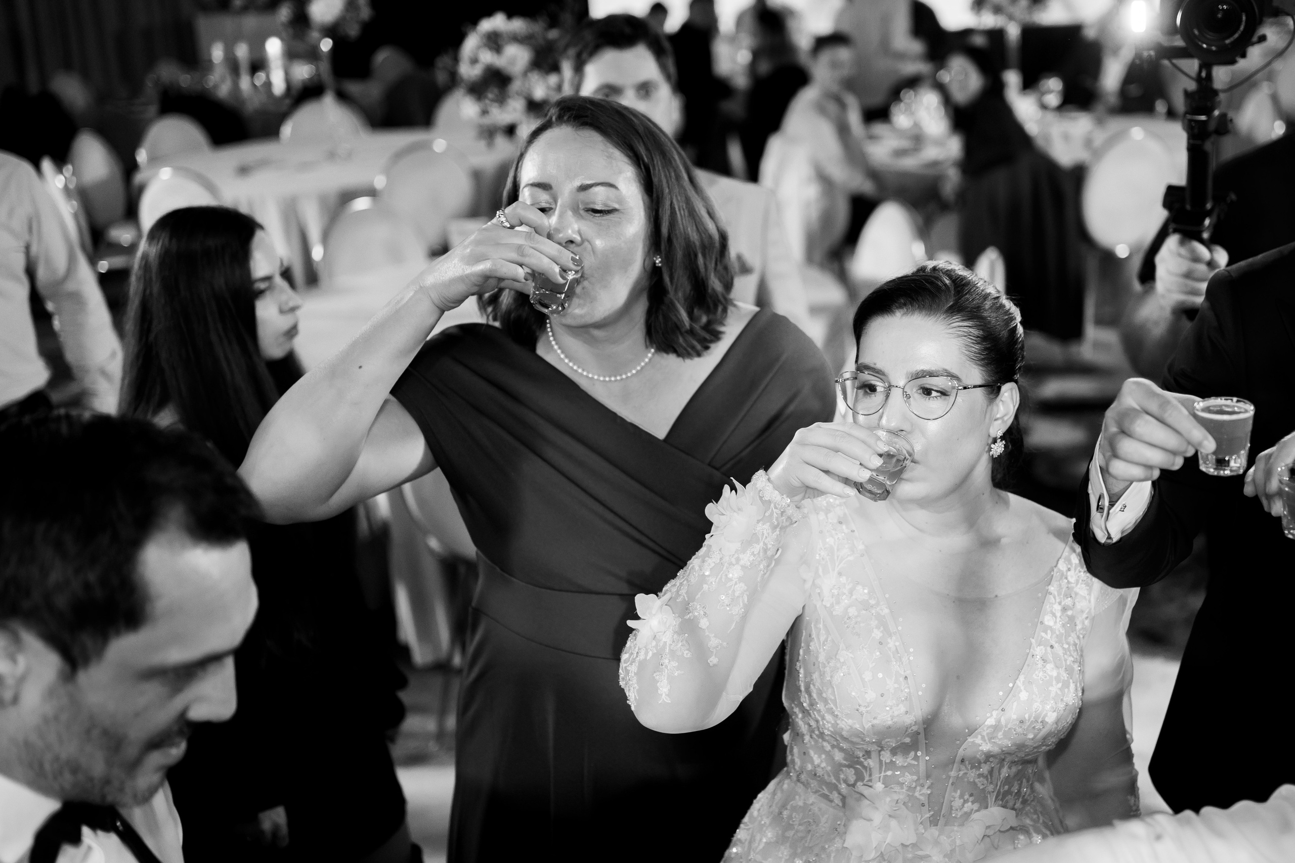 PARTY. Gabriel Florea — Fotograf nuntă București