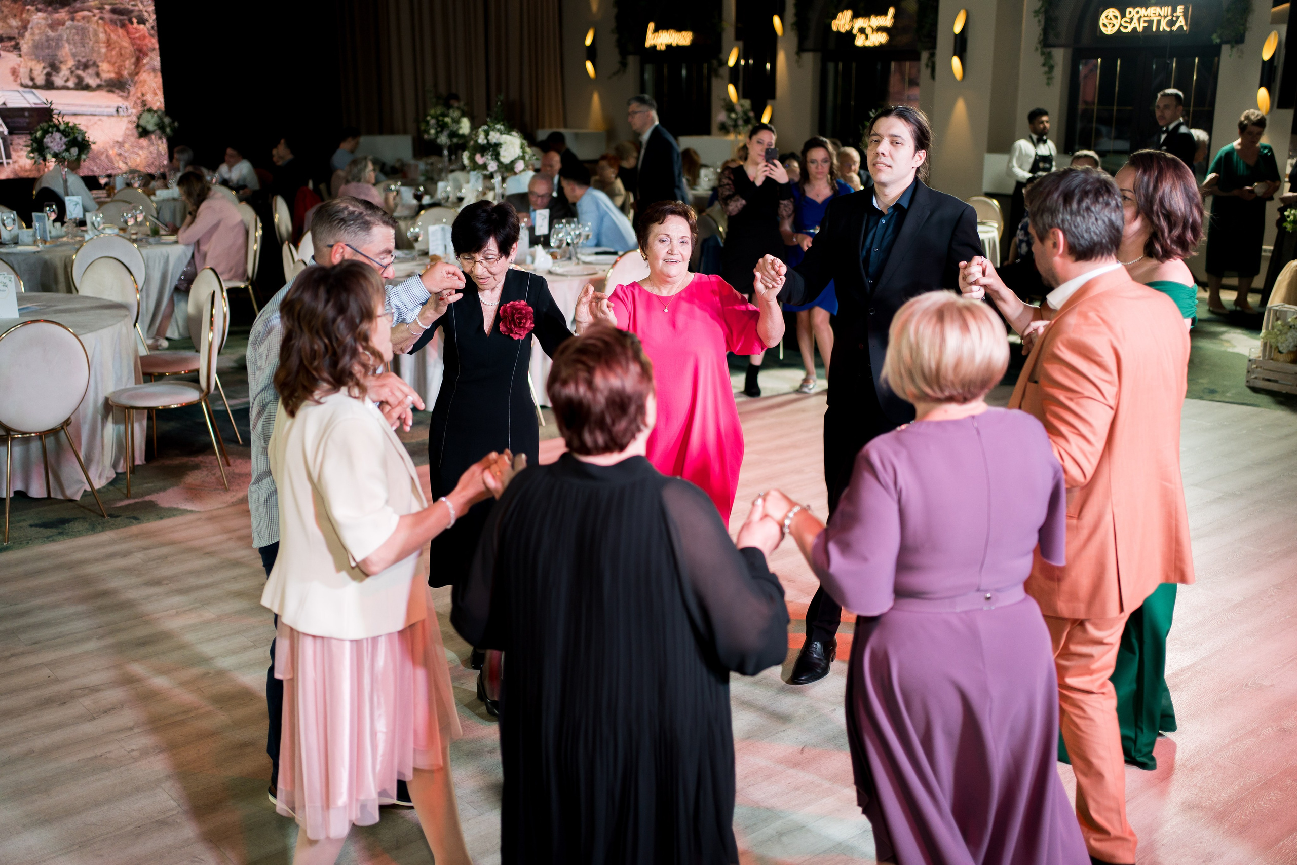 PARTY. Gabriel Florea — Fotograf nuntă București