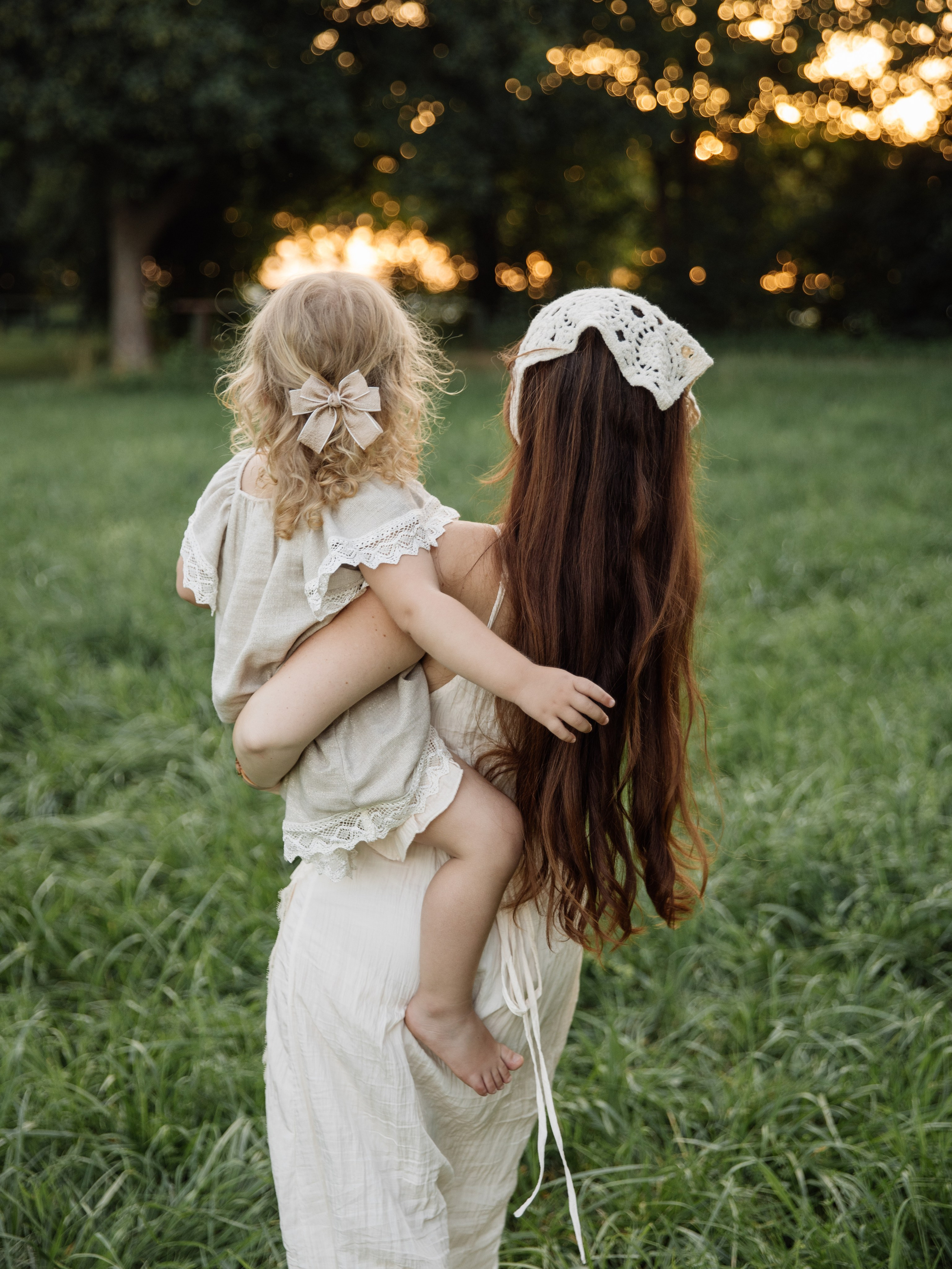 Family (Outdoor). Wedding Photographer