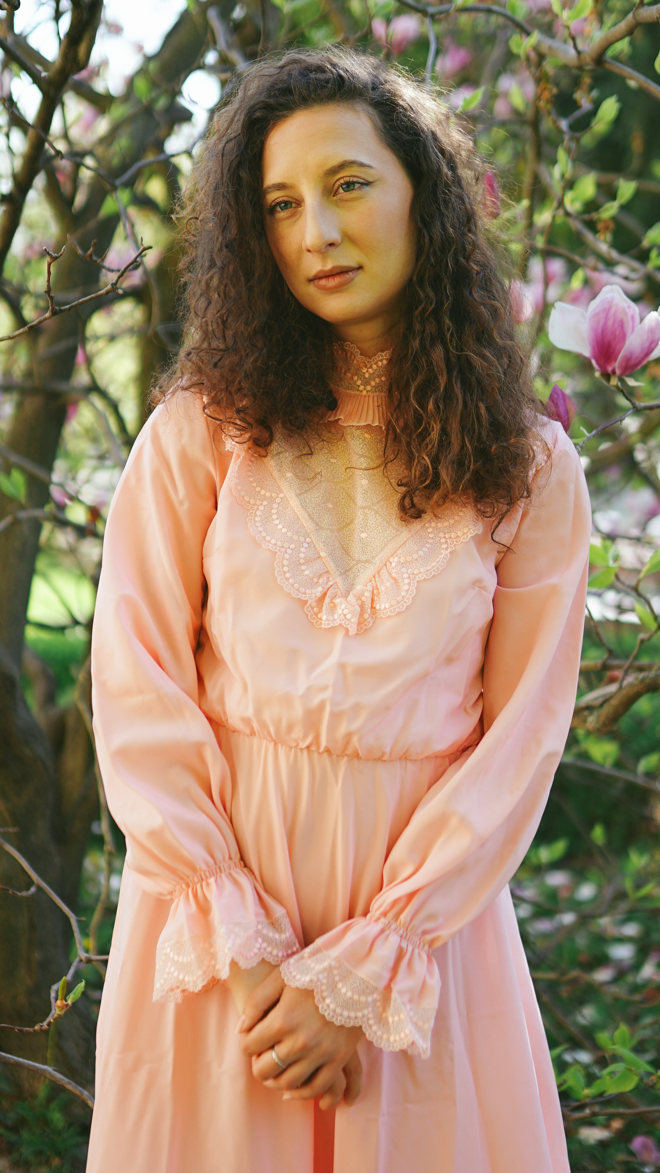 Fotografie de Portret Brașov | Artist Mădălina Beda. Madalina Beda- Artist vizual, fotograf, doula la nastere, consultant babywearing Brasov si in toata tara