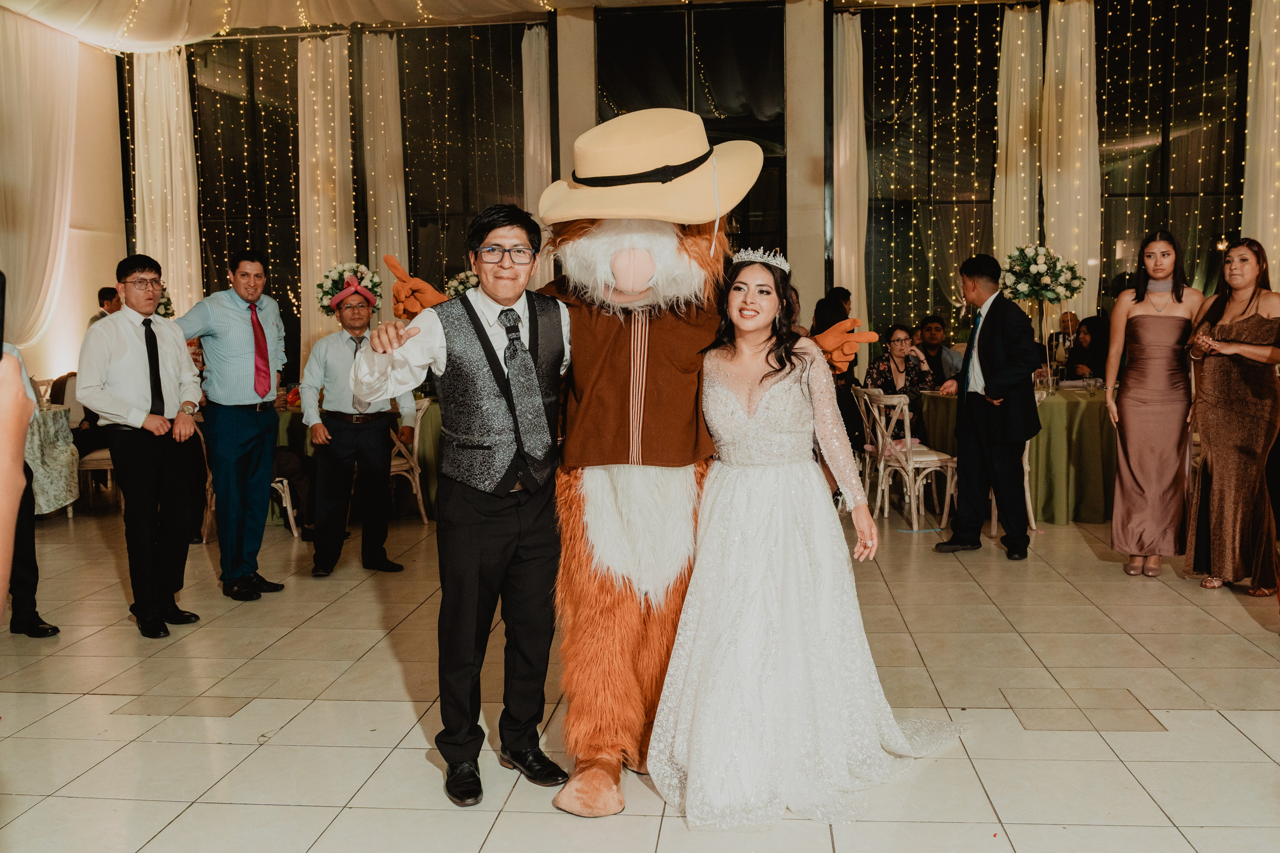 FERNANDO + MARIBEL | BODA RELIGIOSA. Studio KVTA | Fotografía y Video de Bodas en Arequipa