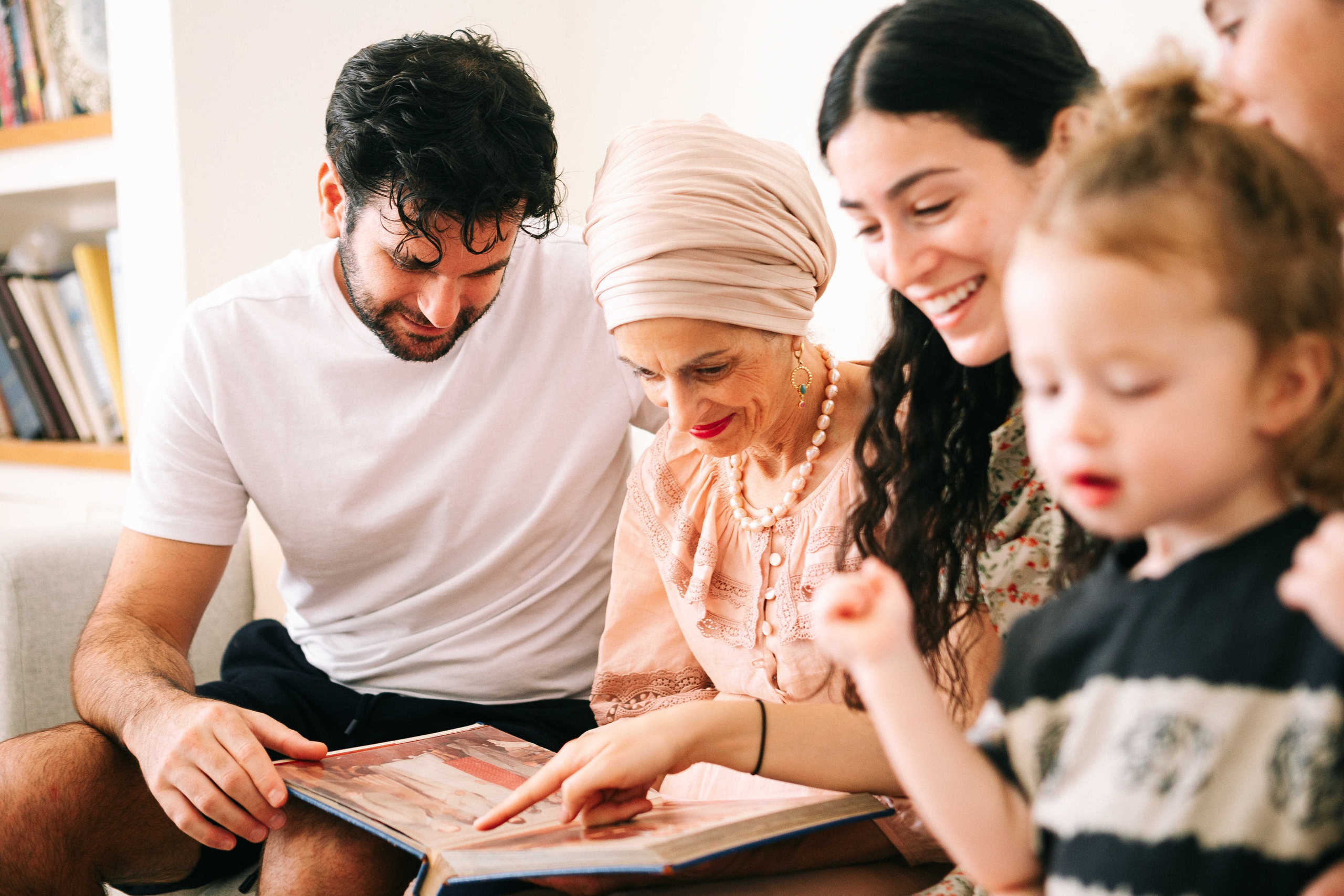 MAALE ADUMIM, HOME PHOTO SESSION + DESERT. Https://shi-photo.com/
