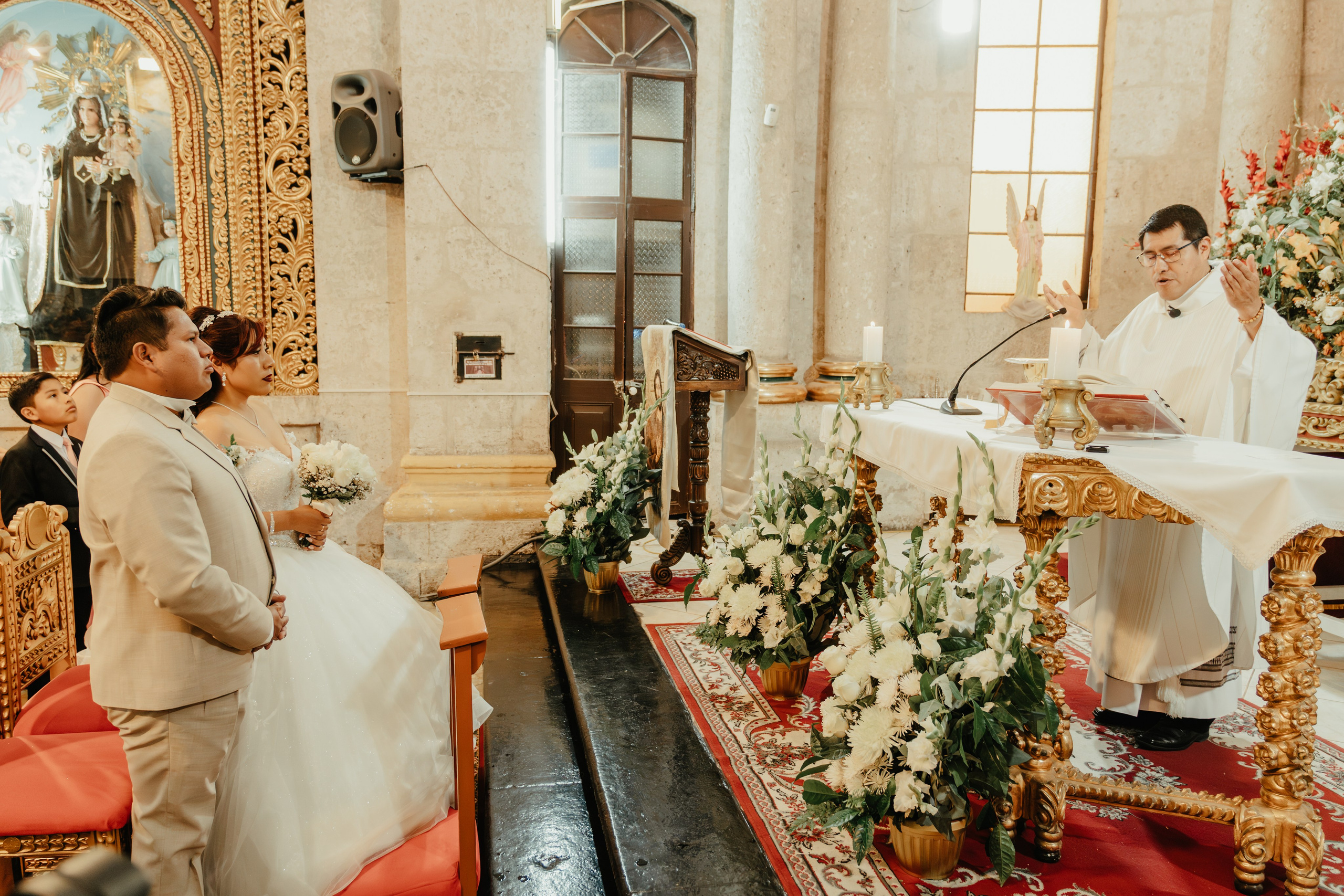 VANESSA + FRANKLIN BODA RELIGIOSA. Studio KVTA | Fotografía y Video de Bodas en Arequipa