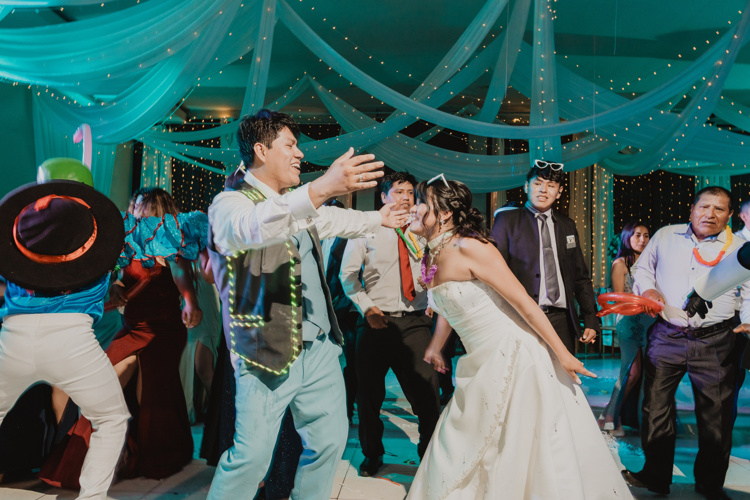 STEISY + EMMANUEL | BODA RELIGIOSA. Studio KVTA | Fotografía y Video de Bodas en Arequipa