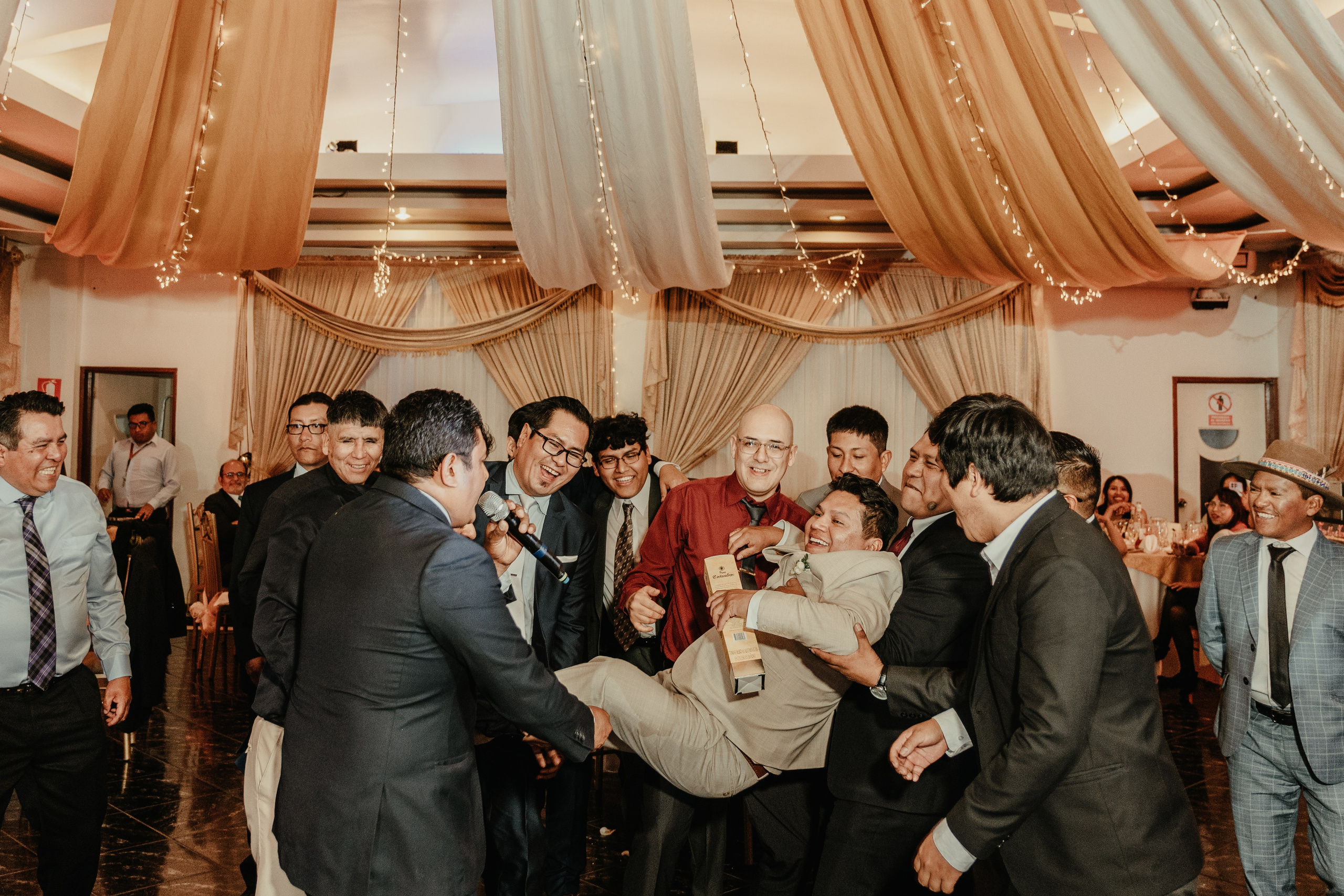 VANESSA + FRANKLIN BODA RELIGIOSA. Studio KVTA | Fotografía y Video de Bodas en Arequipa