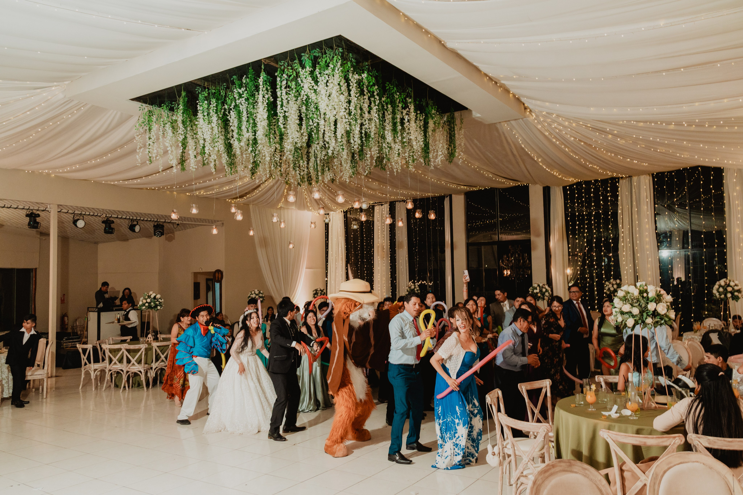 FERNANDO + MARIBEL | BODA RELIGIOSA. Studio KVTA | Fotografía y Video de Bodas en Arequipa