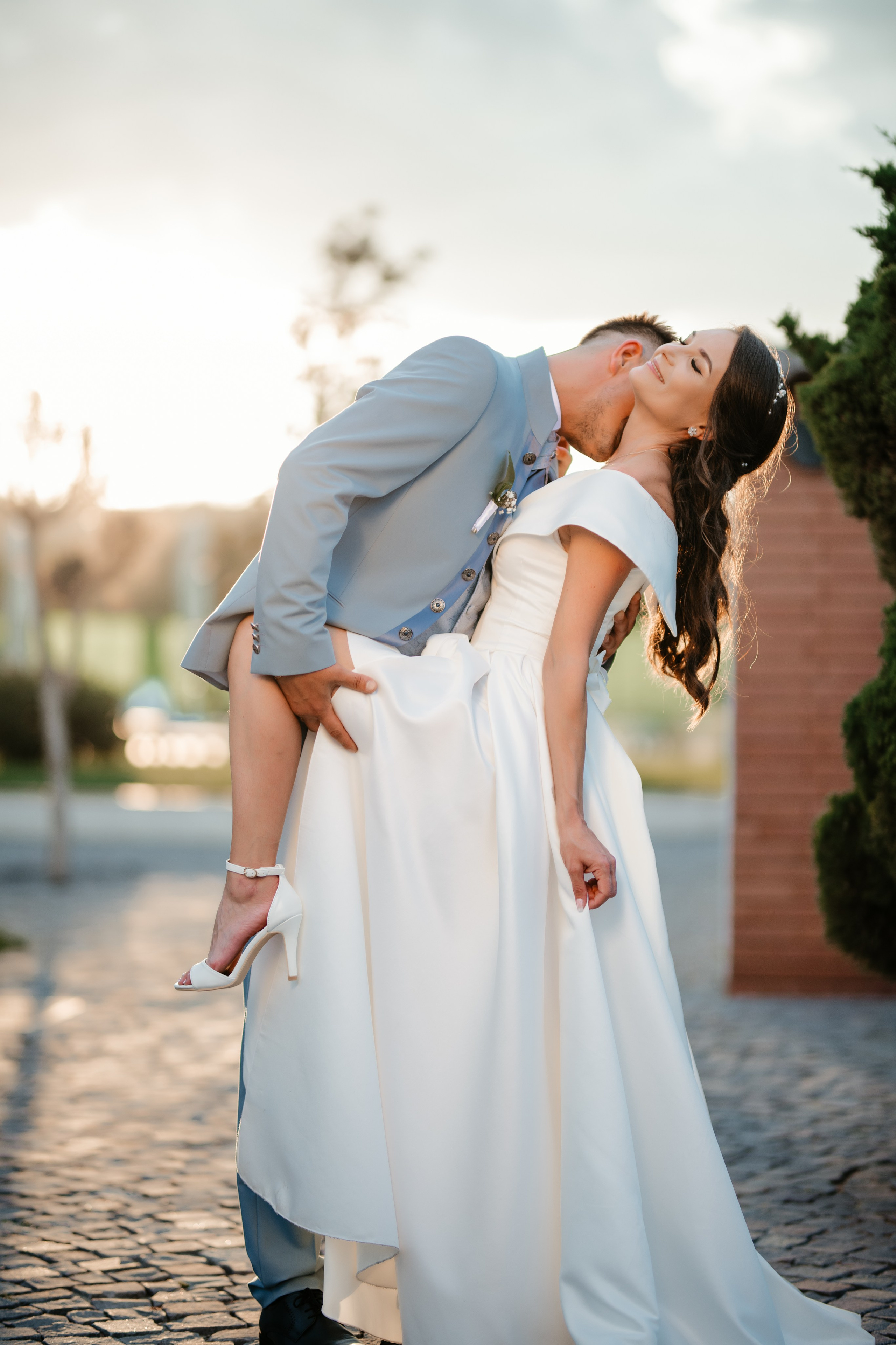 Laura & Alex. Fotograf si Videograf | Nuntă-Botez