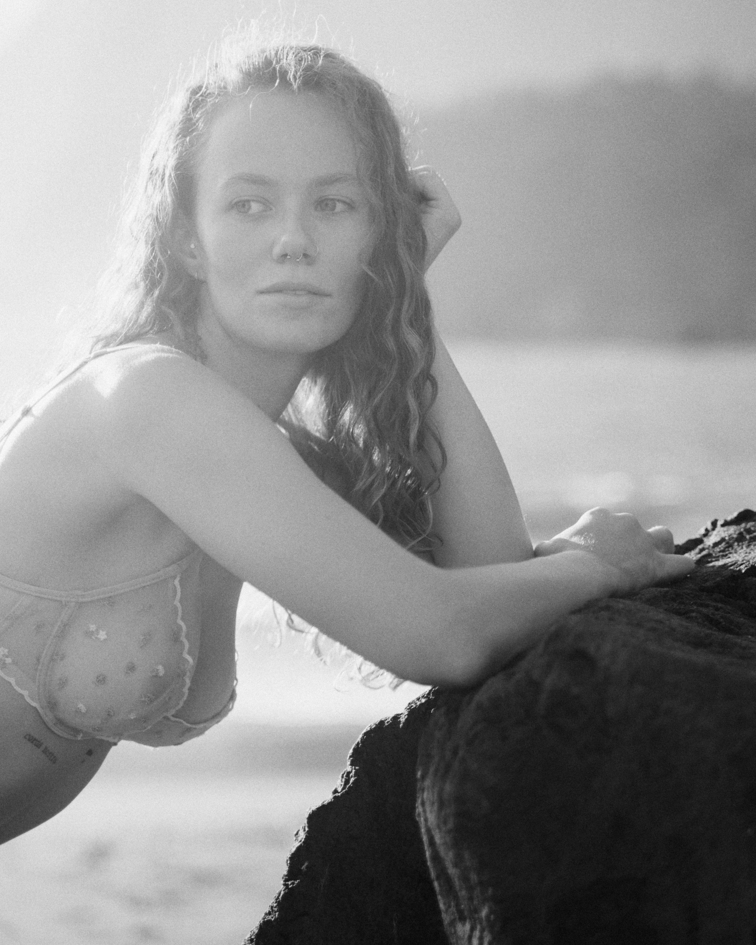 Portrait photoshoot with Lesia at Seixal Beach | Madeira Photographer. Your photographer in Madeira