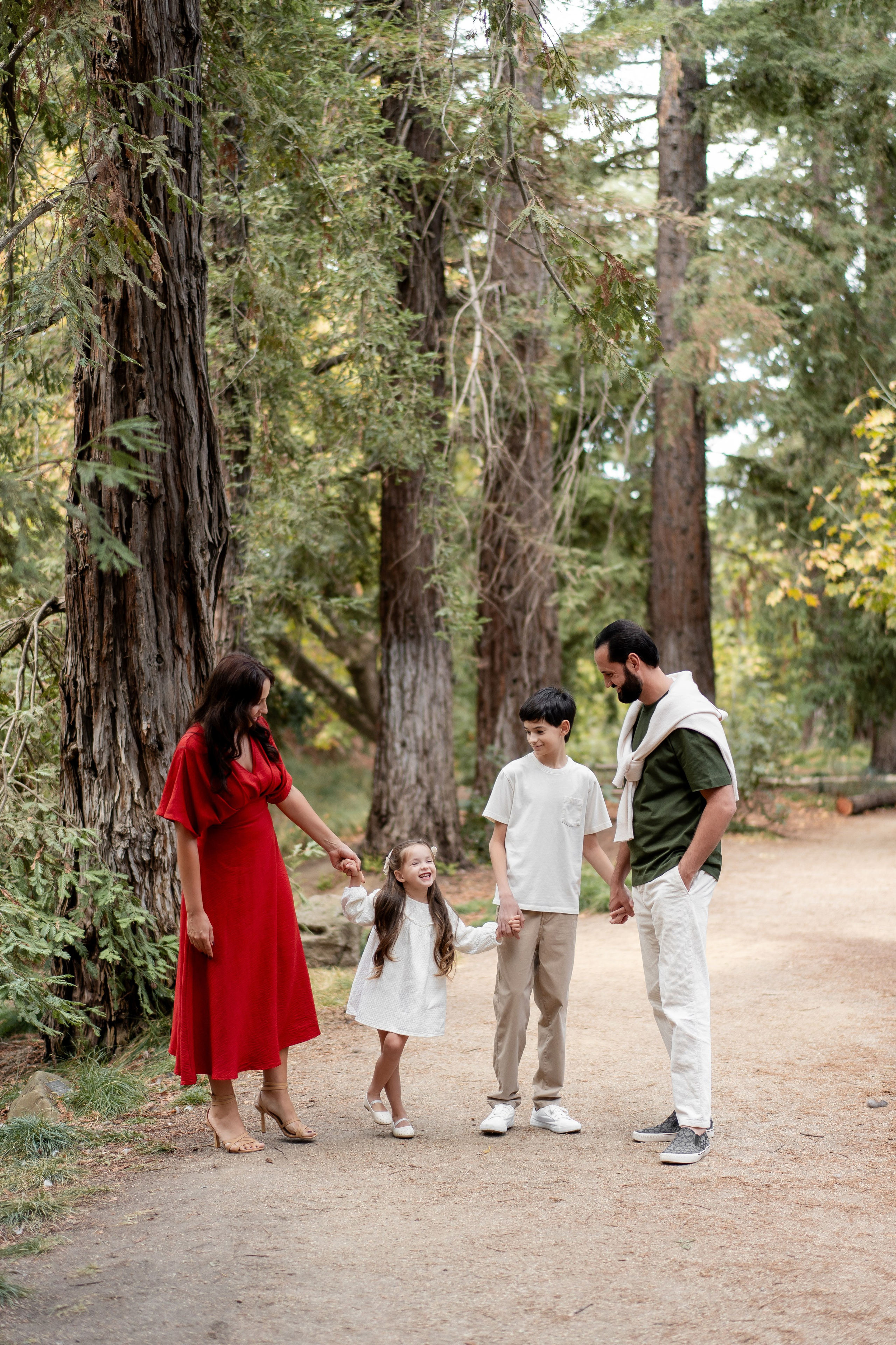 Mikhailov family. Family photographer in Sacramento | Sofia Pavenko