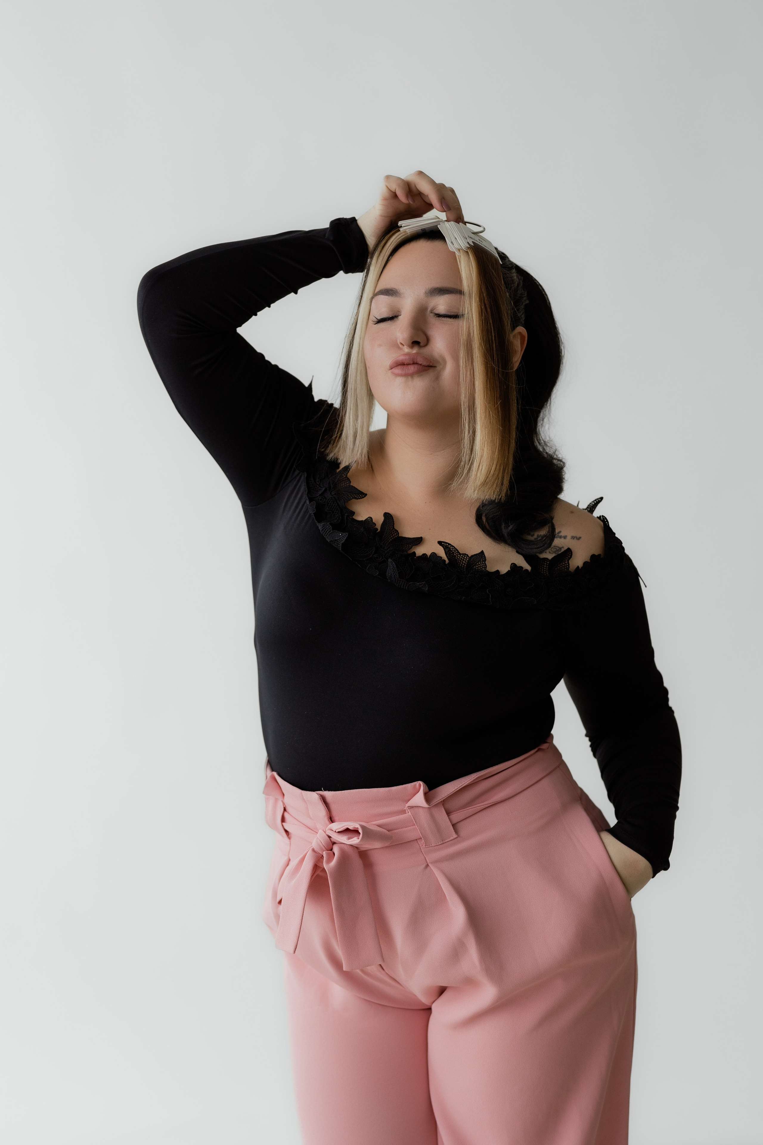 Viktorijos asmeninė, profesinė fotosesija fotostudijoje Marijampolėje