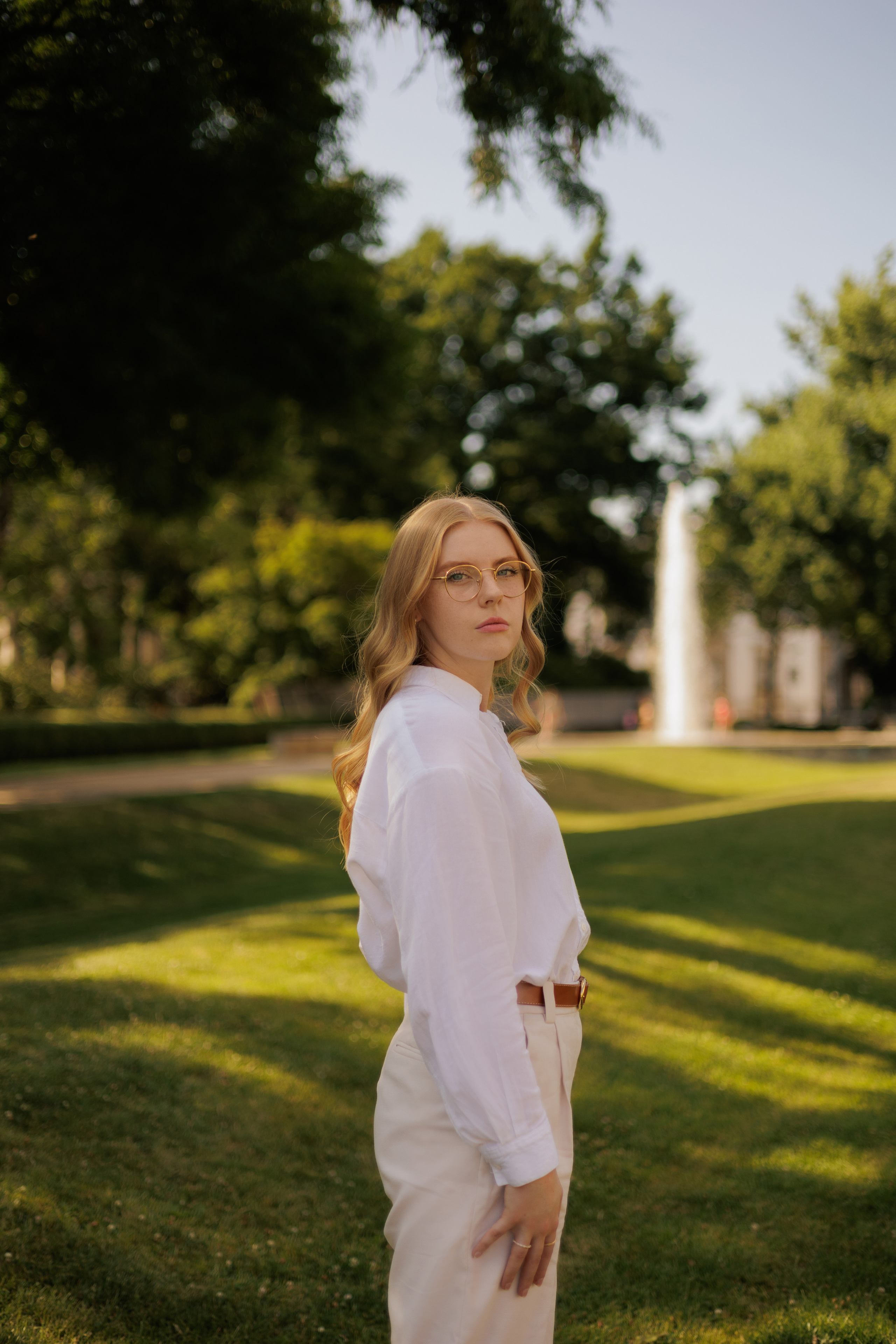 Light Confidence — City Portraits in Summer Sunlight. Elegant, Fresh & Natural. Kristina Kozheltsova- Soulful Portrait&Lifestyle&Love Story Photographer in Leipzig, Germany