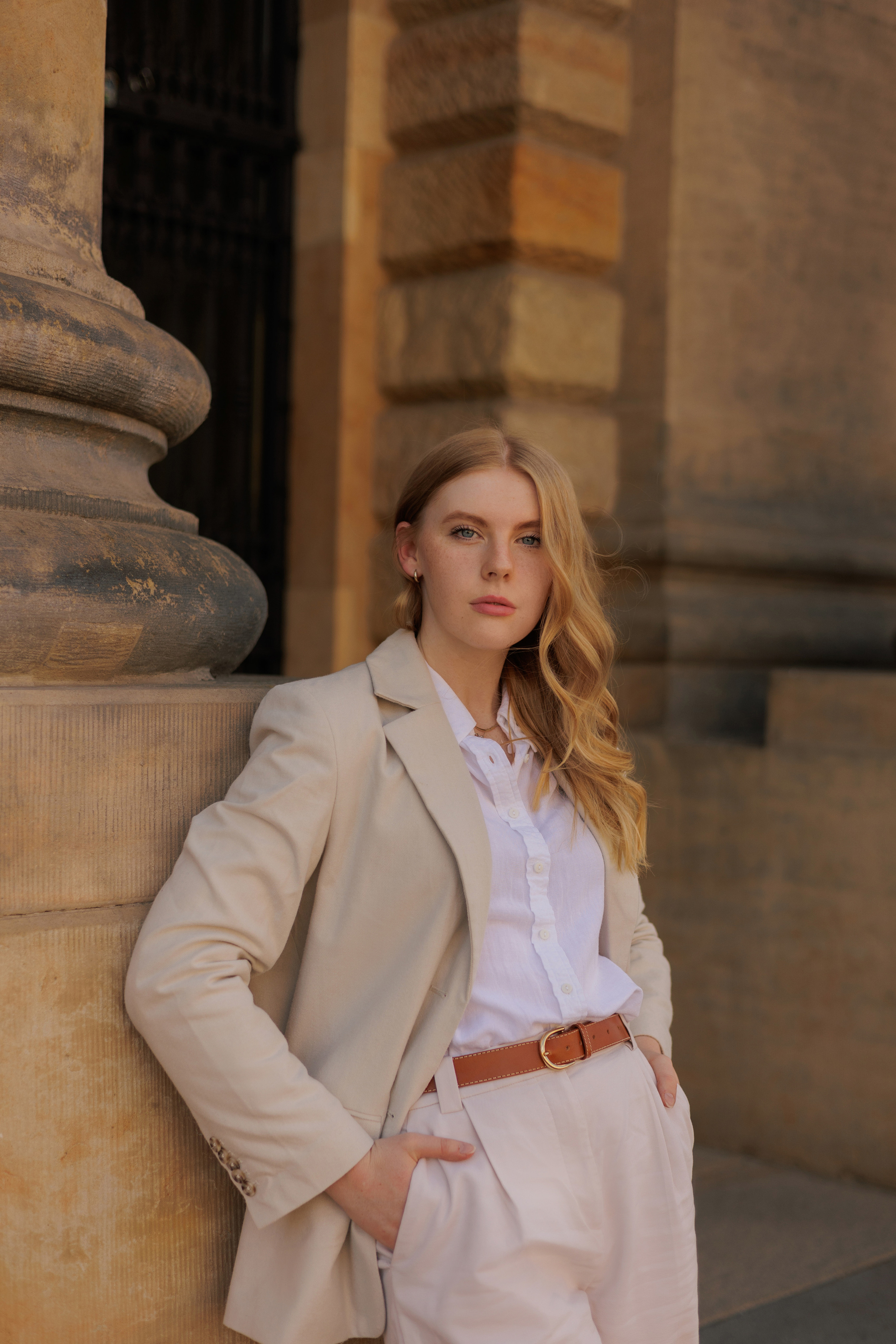 Light Confidence — City Portraits in Summer Sunlight. Elegant, Fresh & Natural. Kristina Kozheltsova- Soulful Portrait&Lifestyle&Love Story Photographer in Leipzig, Germany