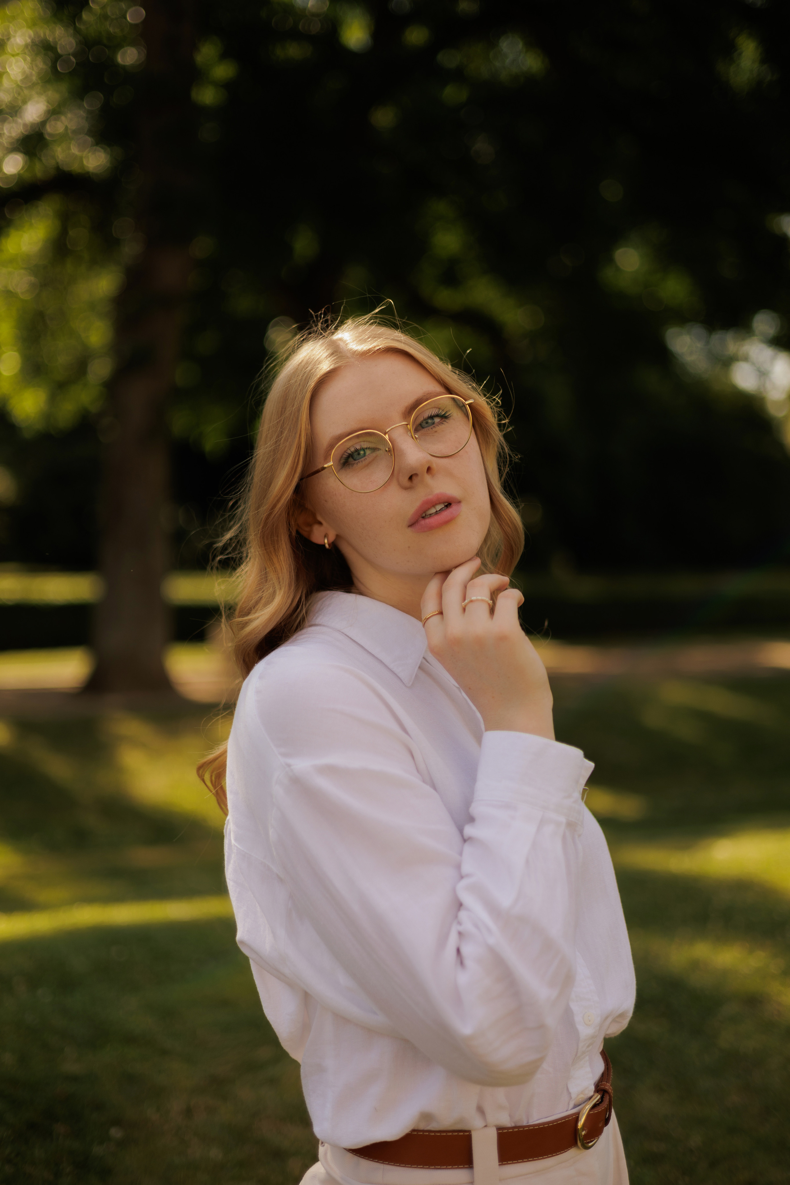 Light Confidence — City Portraits in Summer Sunlight. Elegant, Fresh & Natural. Kristina Kozheltsova- Soulful Portrait&Lifestyle&Love Story Photographer in Leipzig, Germany