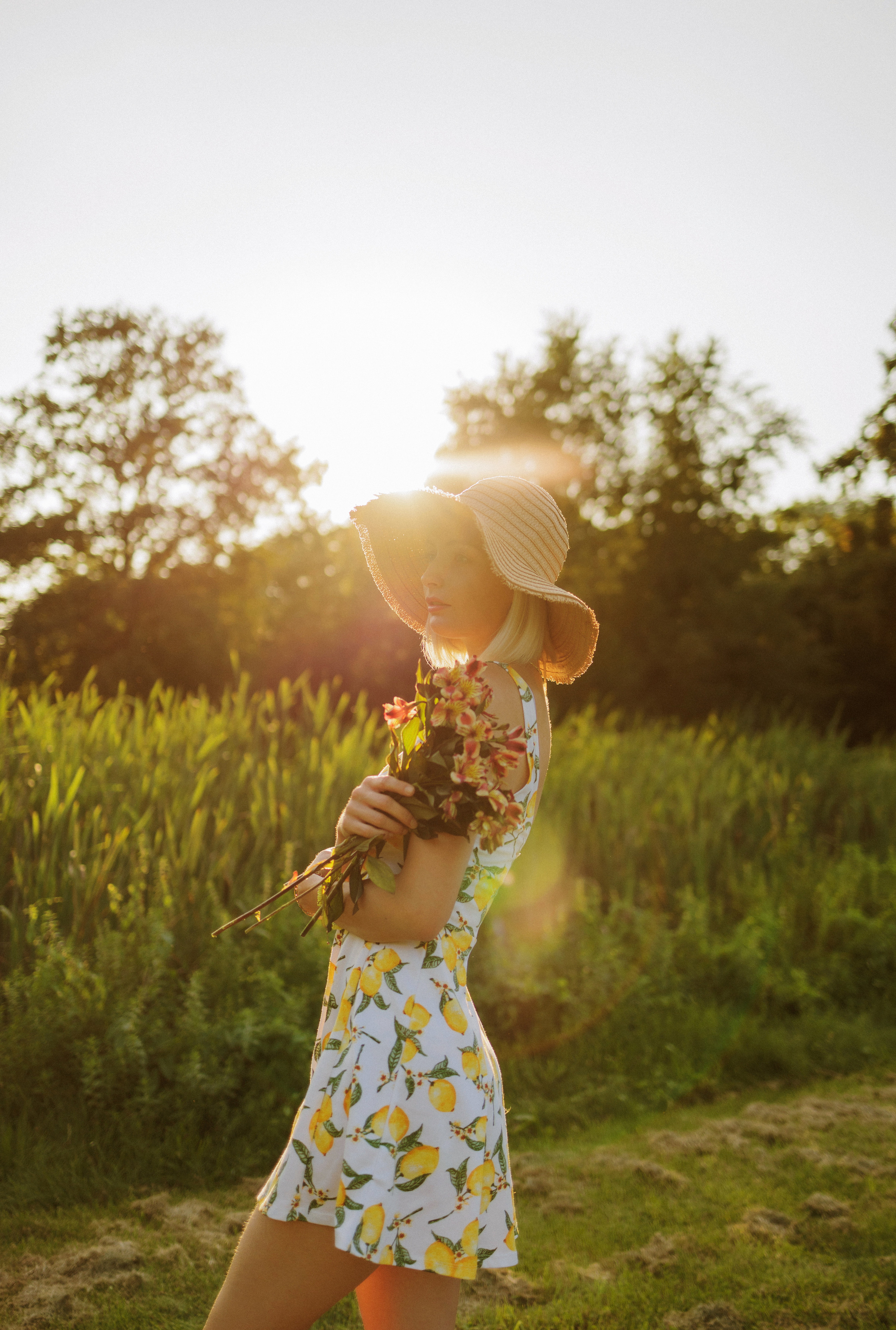 Golden Hour Picnic — Outdoor Portraits in Natural Light | Fresh, Feminine & Dreamy. Kristina Kozheltsova- Soulful Portrait&Lifestyle&Love Story Photographer in Leipzig, Germany