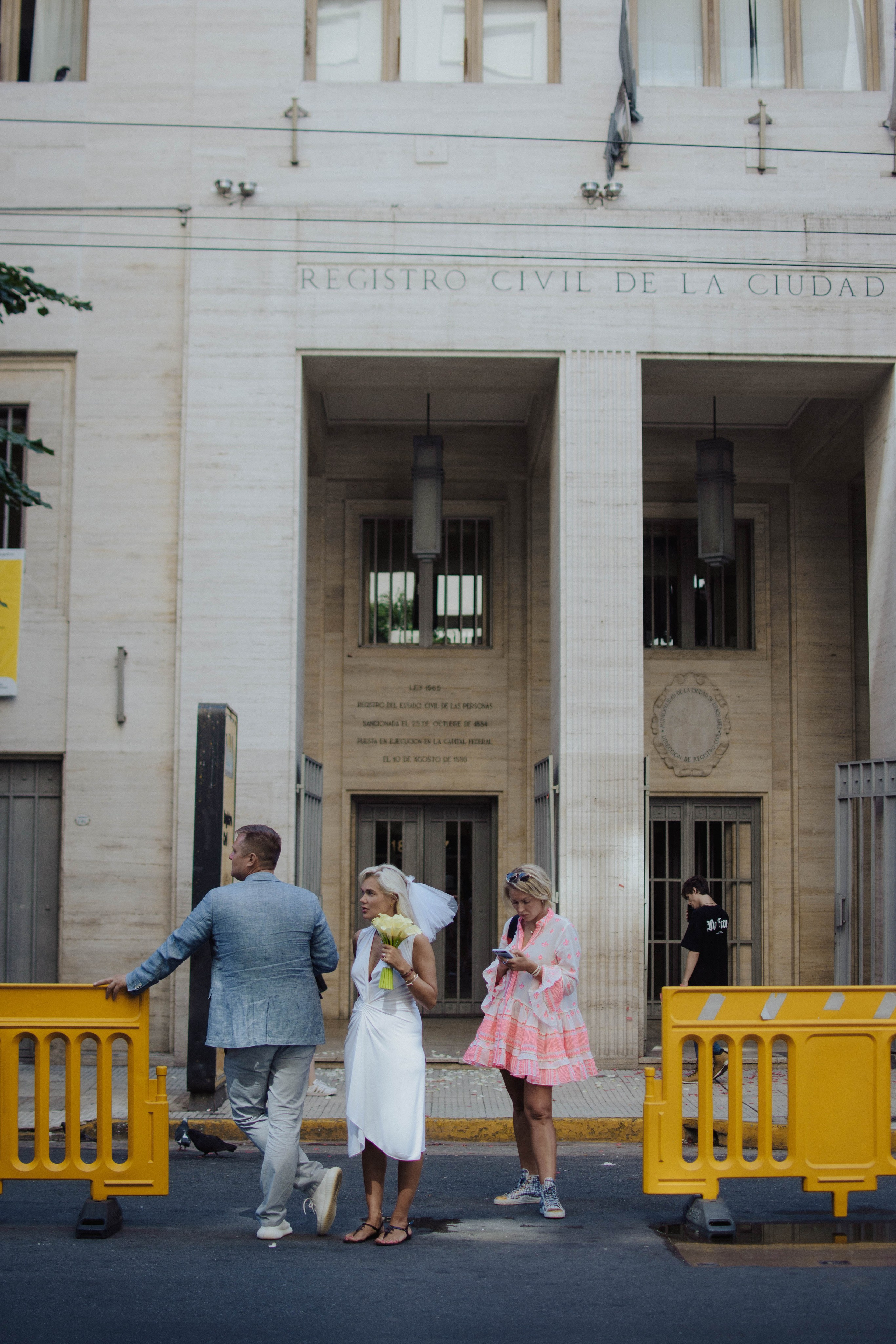 Wedding. Reportage shoots in Buenos Aires. Photographer @elmirkami in the city of Buenos Aires