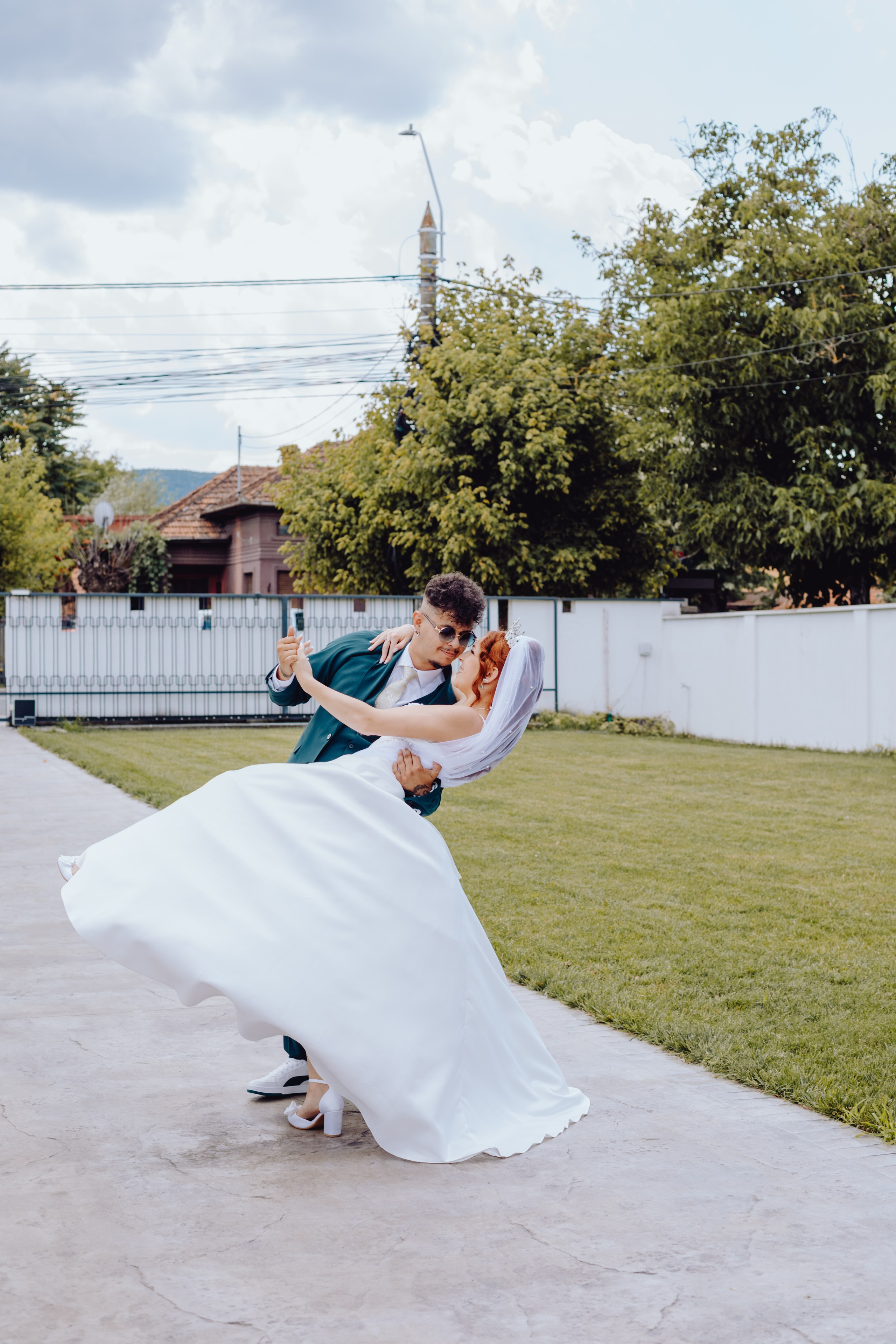 Paul & Maria. Wedding & couple photographer from Romania Rut Vetan