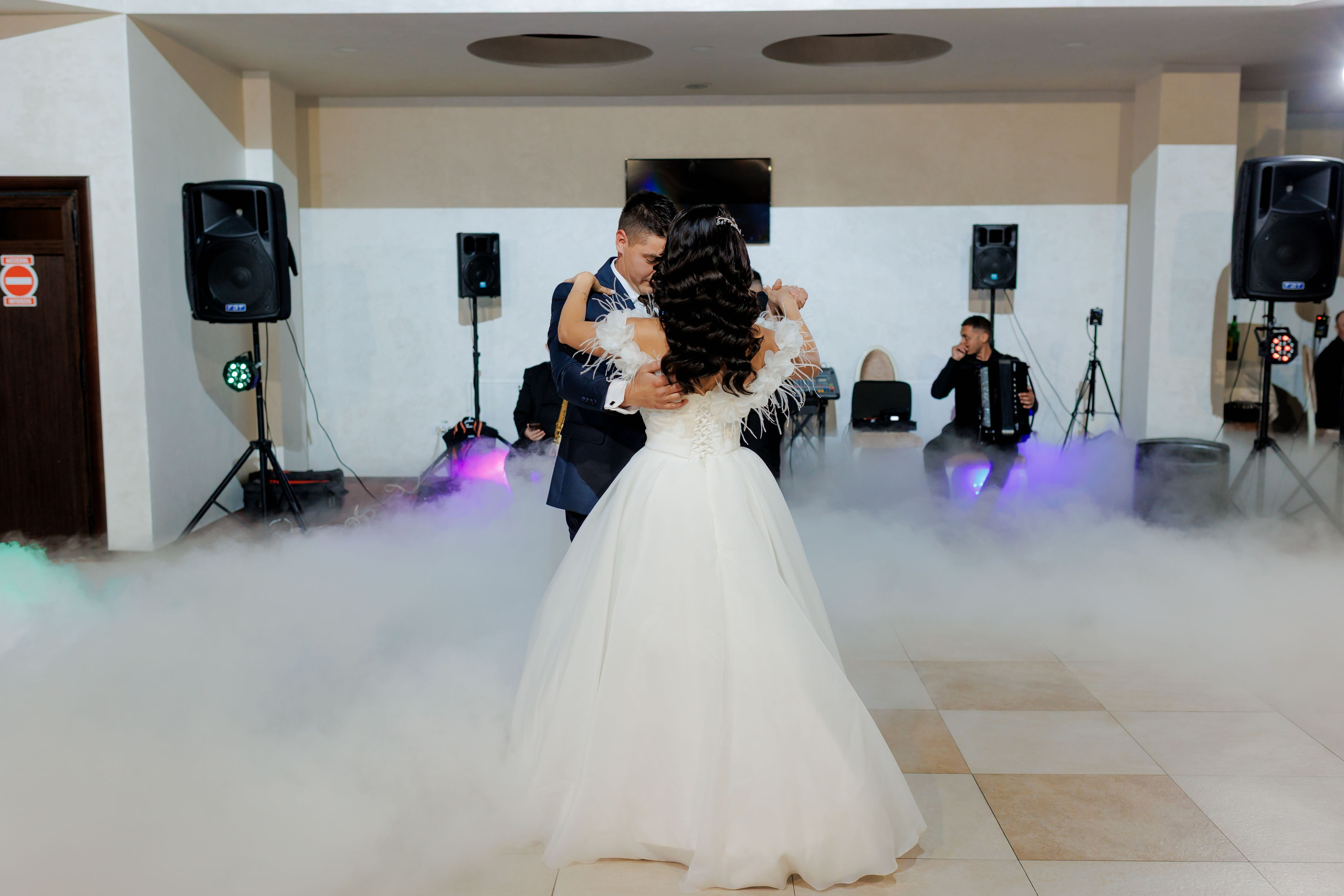 Loredana & Emilian – Ziua Nunții | Videografie - fotografie Botez Suceava, Iași, Botoșani. Servicii foto-video profesionale, pentru momente de neuitat
