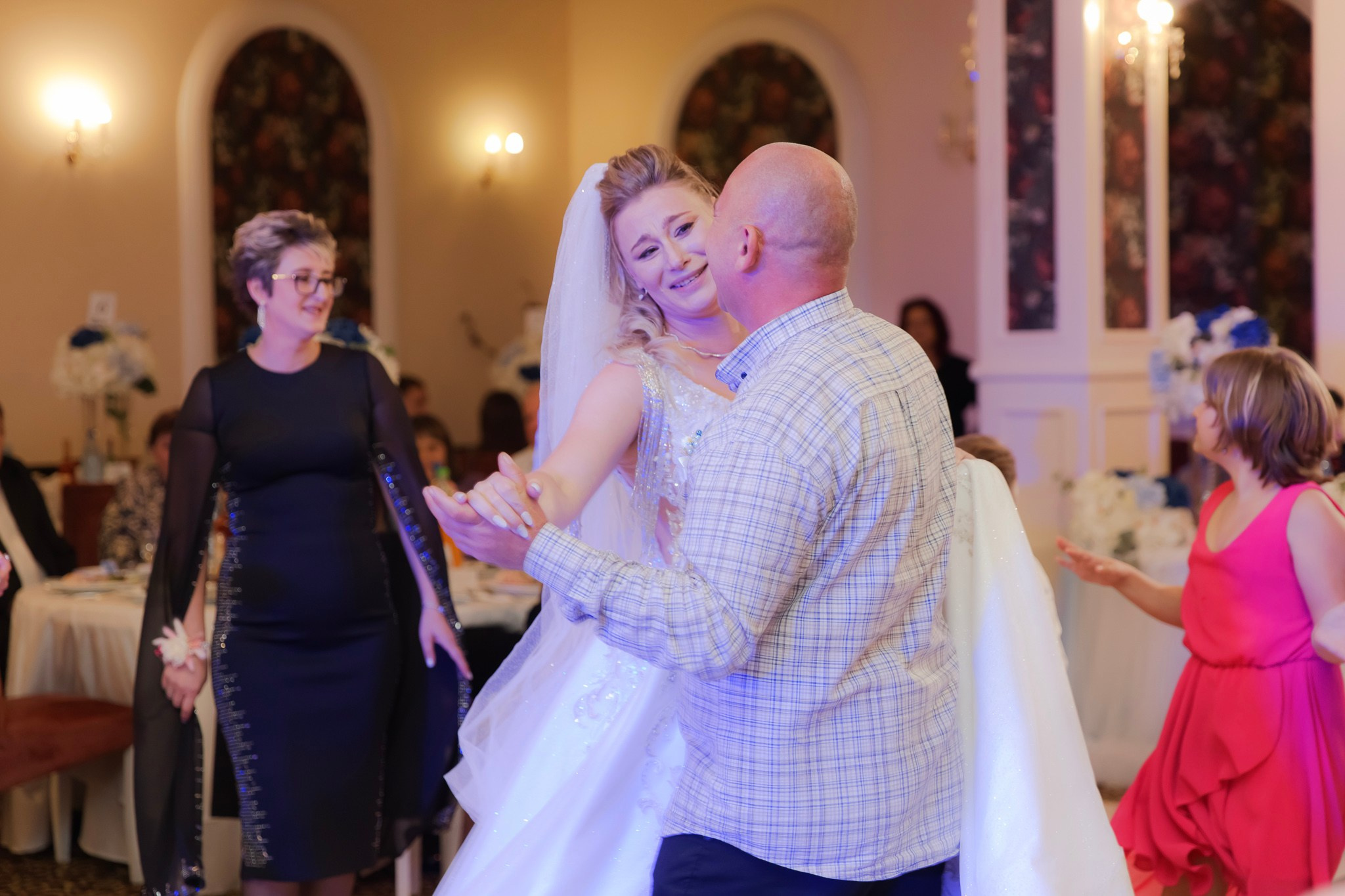 Mihai & Oana. Servicii foto-video profesionale, pentru momente de neuitat