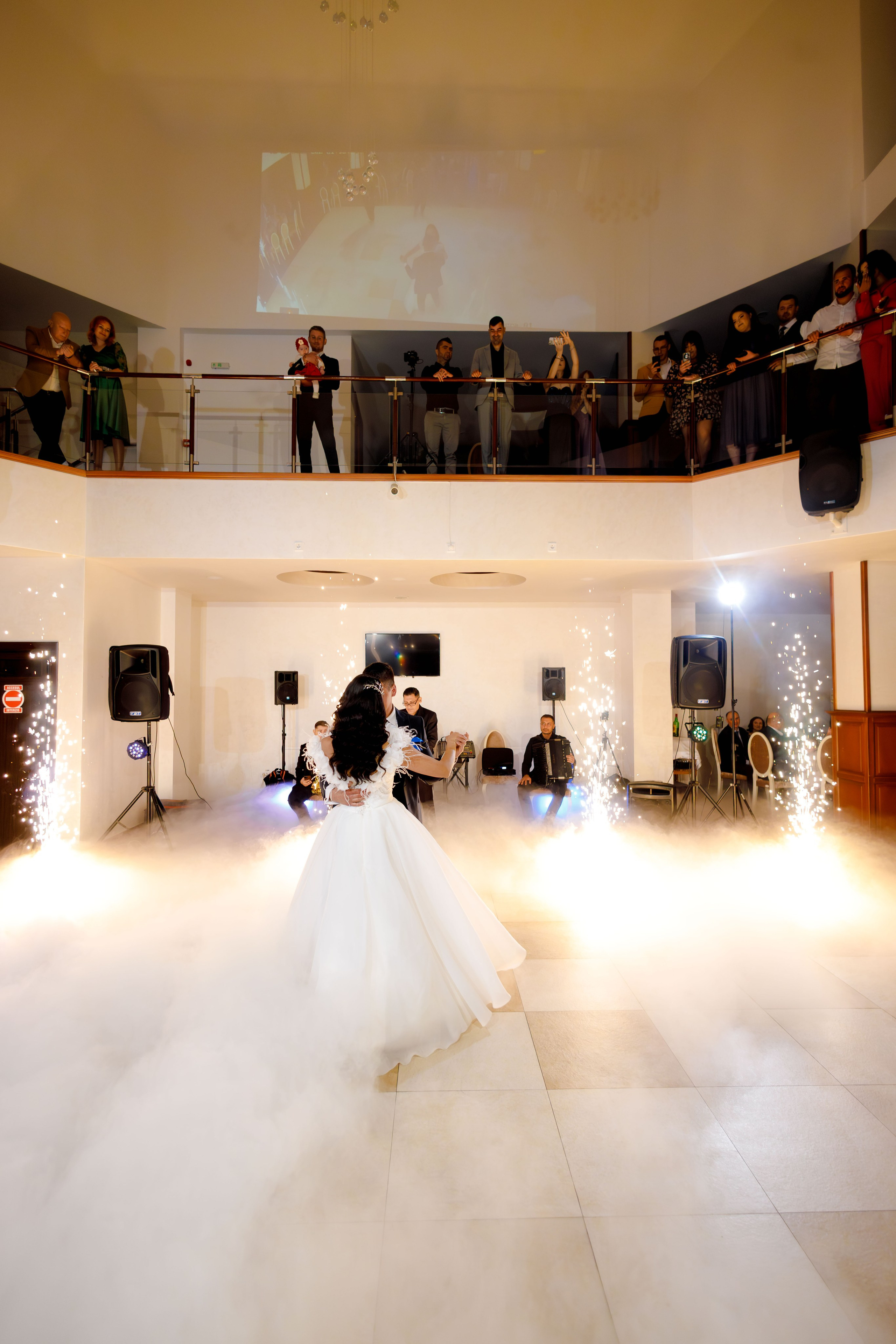 Loredana & Emilian – Ziua Nunții | Videografie - fotografie Botez Suceava, Iași, Botoșani. Servicii foto-video profesionale, pentru momente de neuitat