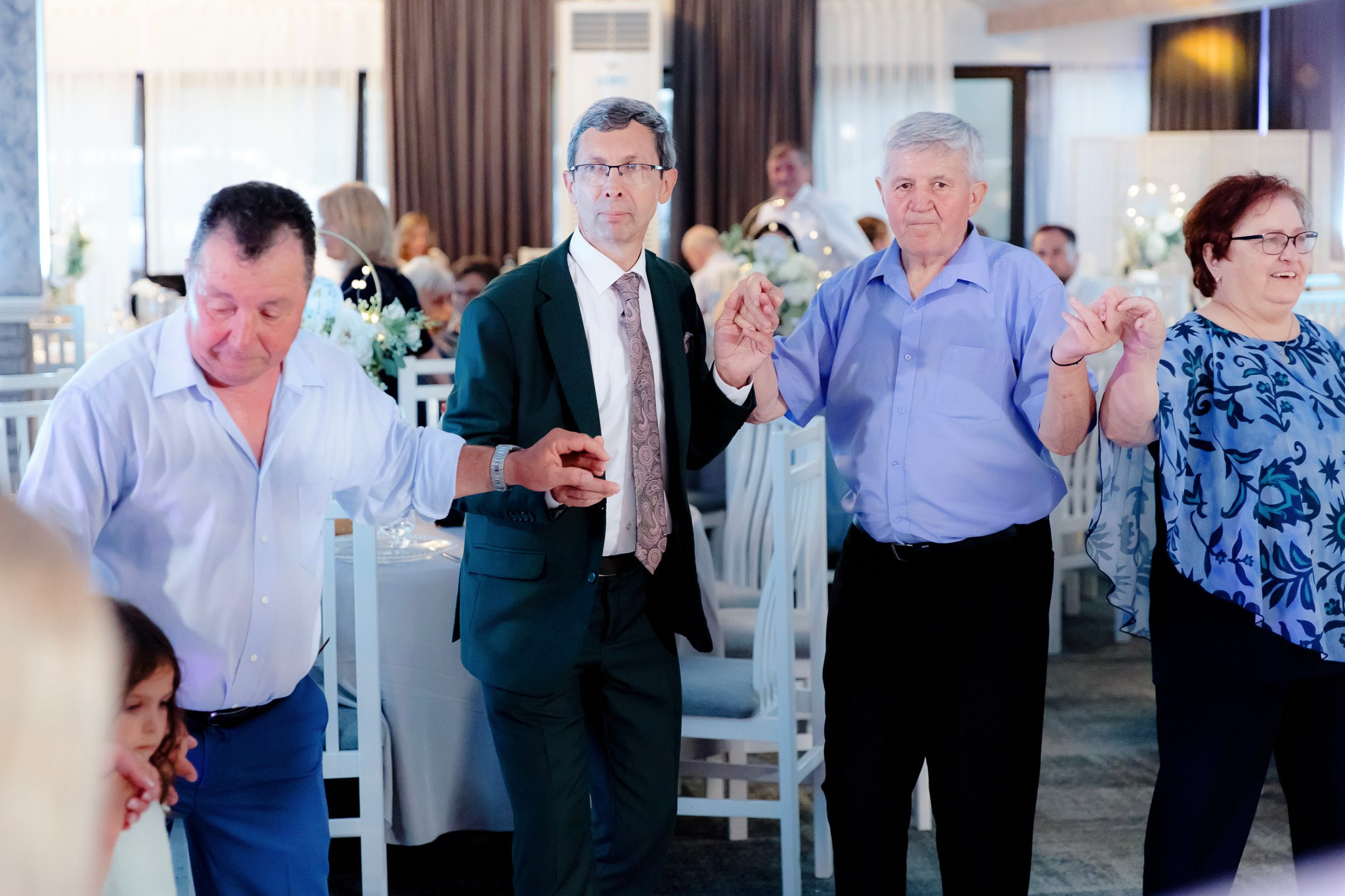 Ioana & Ionuț | Nuntă de poveste la Păstrăvăria Poiana din Mălini județul Suceava. Servicii foto-video profesionale, pentru momente de neuitat