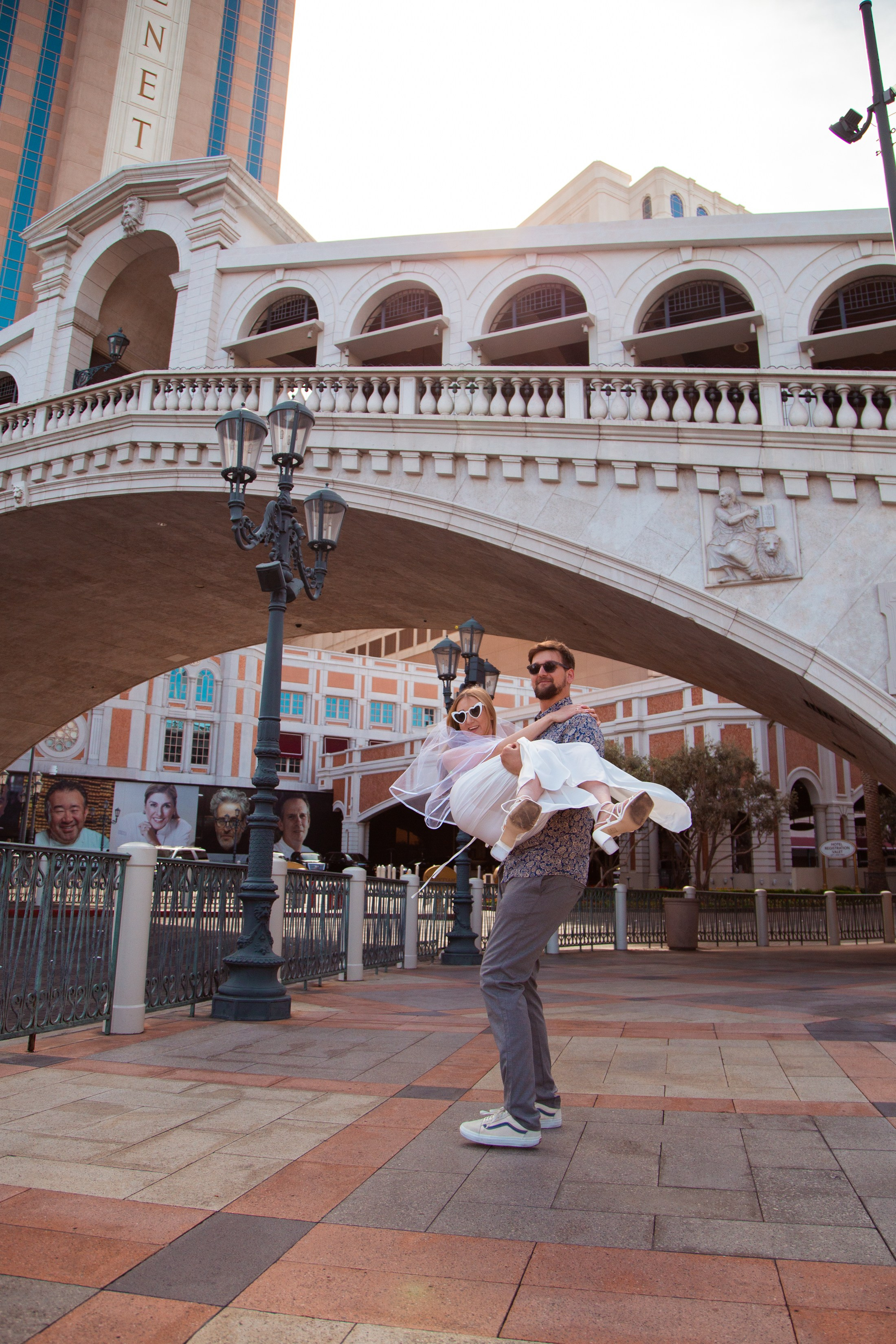 N&Y. Wedding & elopement photographer Viktoriya Kravtsov. Las Vegas