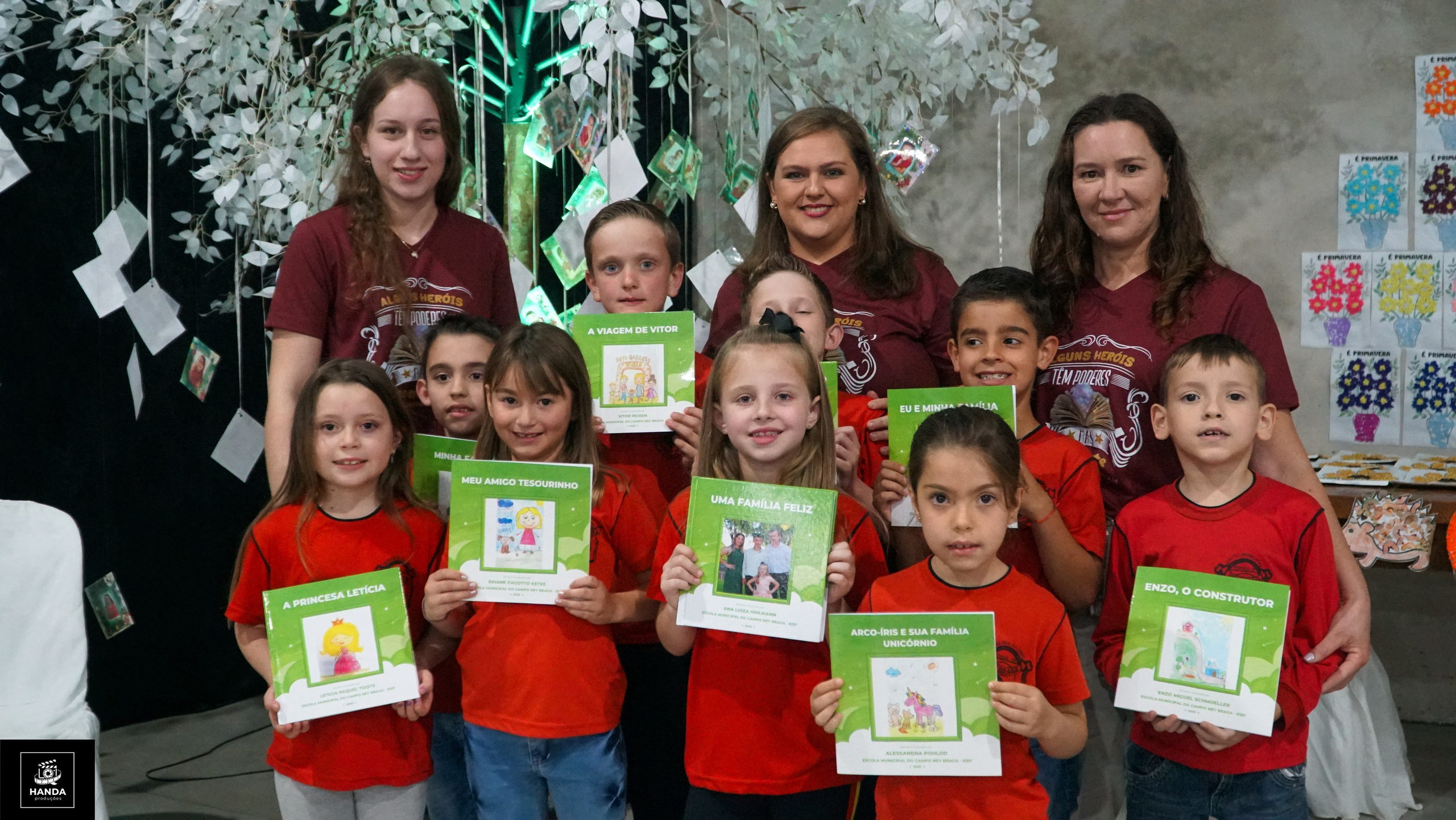 Noite autógrafos colégio Aurélio Buarque de Holanda. Handa Produções