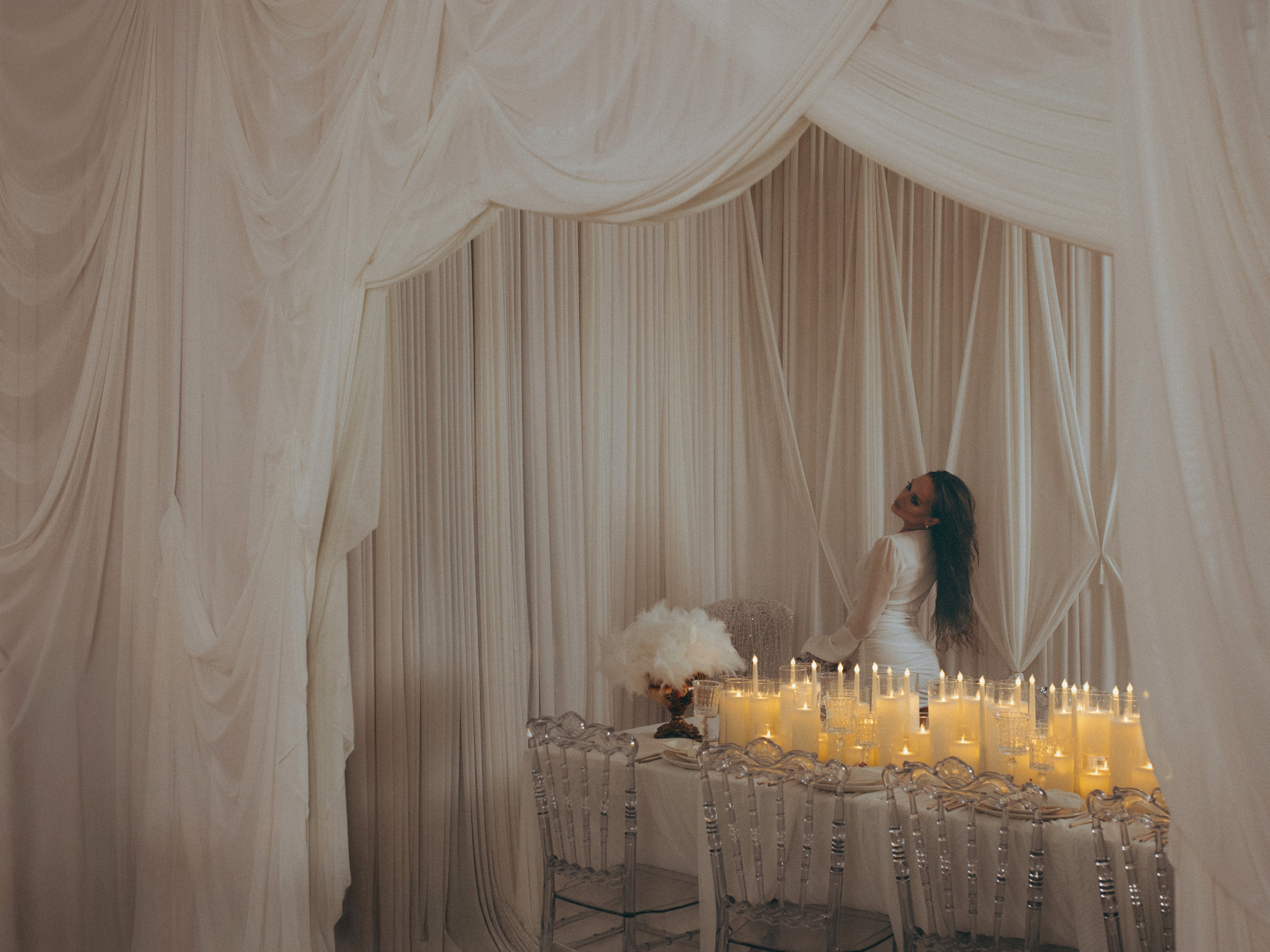 Шелк и свечи. Валерия Вартанова. Фотограф