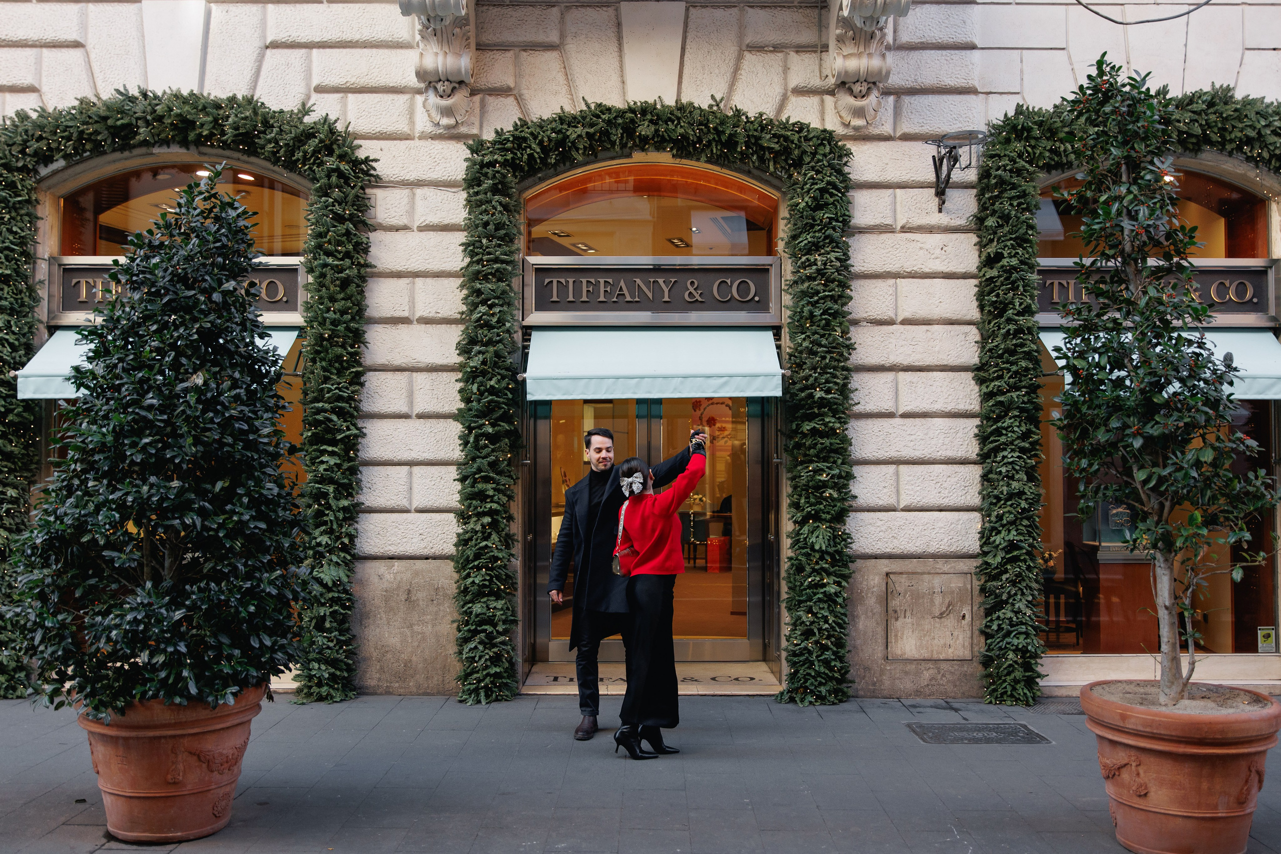 Christmas photoshooting in Rome Couple street christmas shooting Christmast looks style Christmas photoshootingRome christmast Christmas couple looksNew year Photoshooting