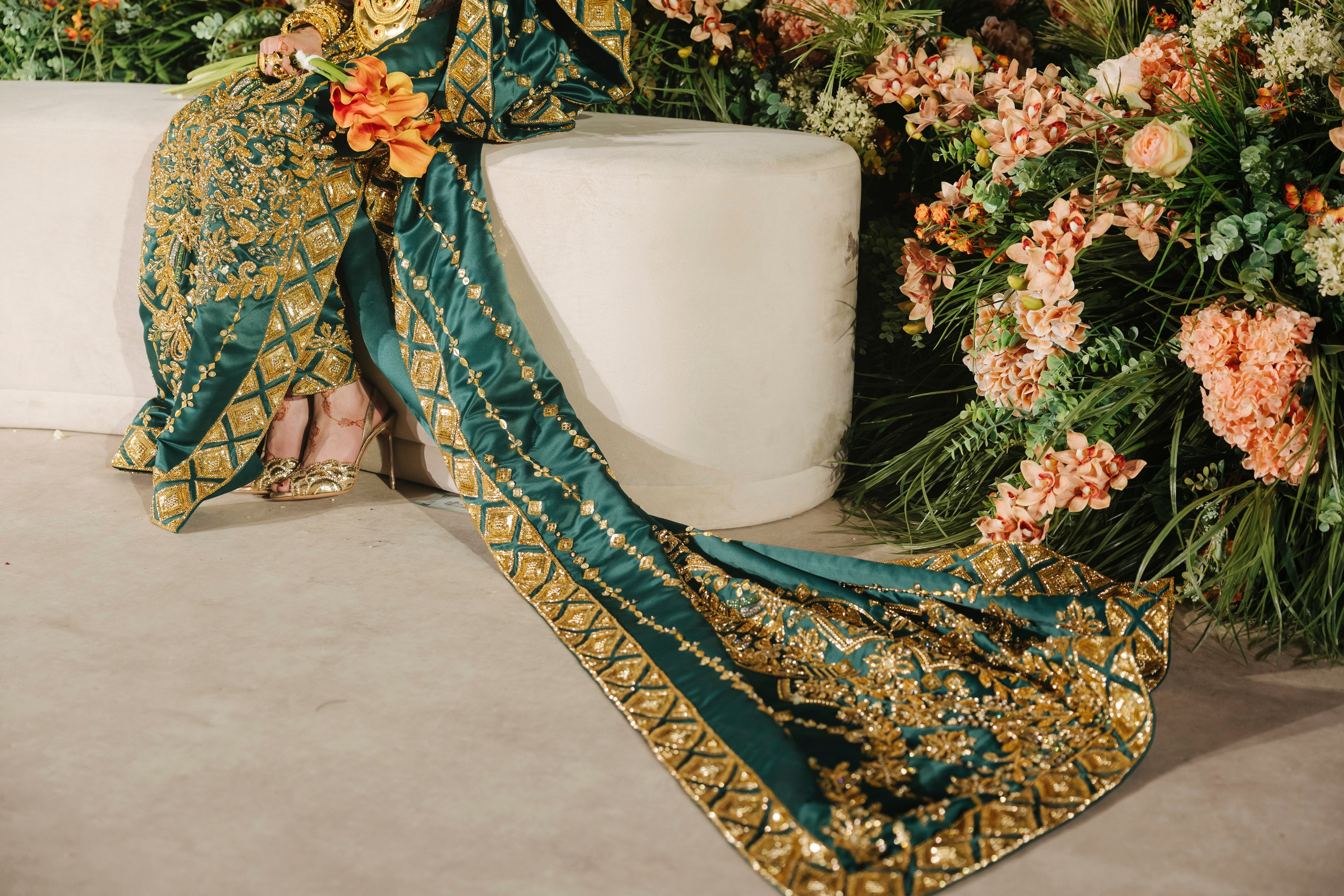 Meera Henna. Wedding, Maternity & Family Photographer in Dubai, UAE & Worldwide