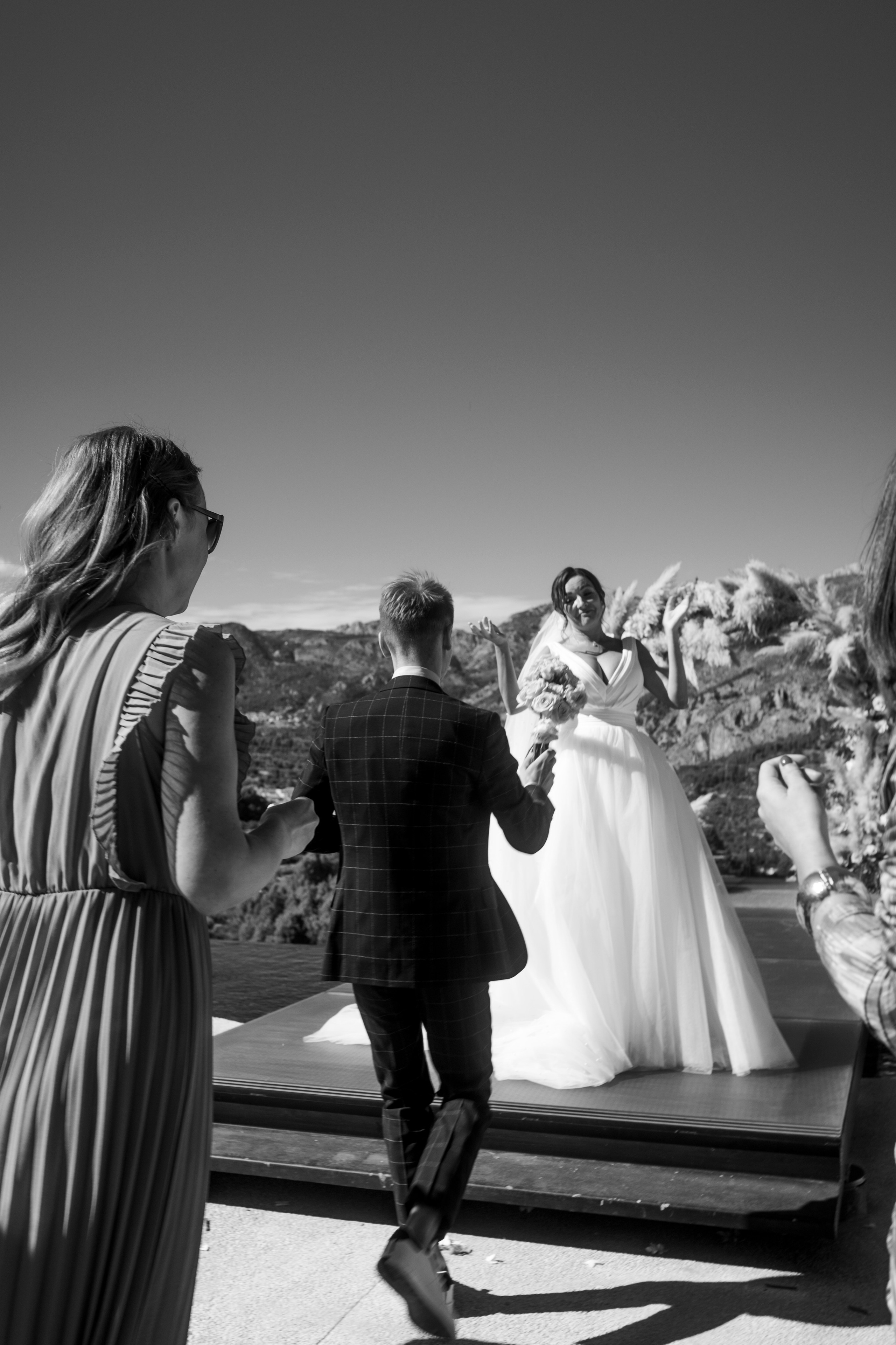 Dasha & Ister. Vivood Landscape. Paola fotógrafo / videografo de bodas en Barcelona