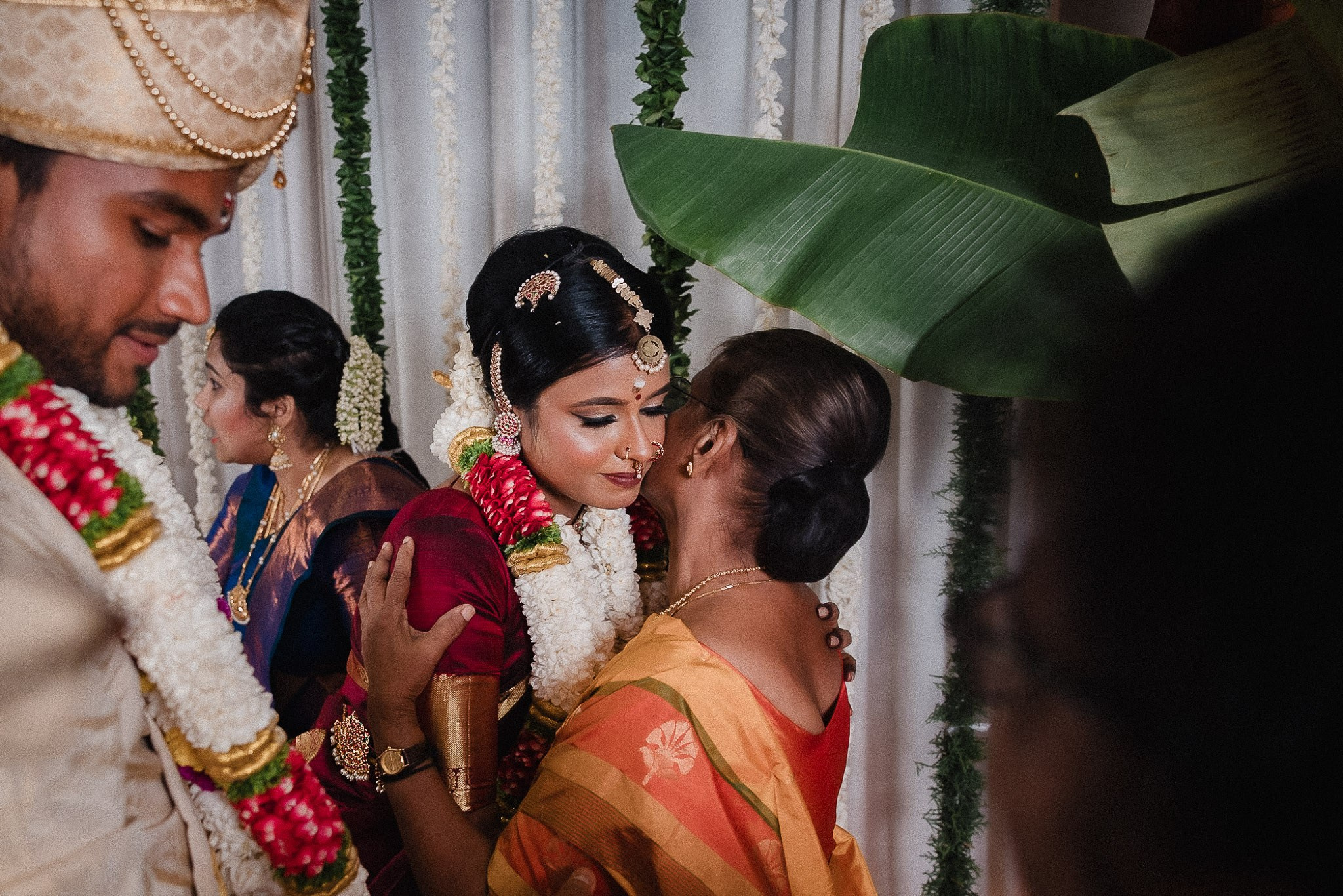 Jaffna Tamil Wedding in Colombo by Anbujawahar