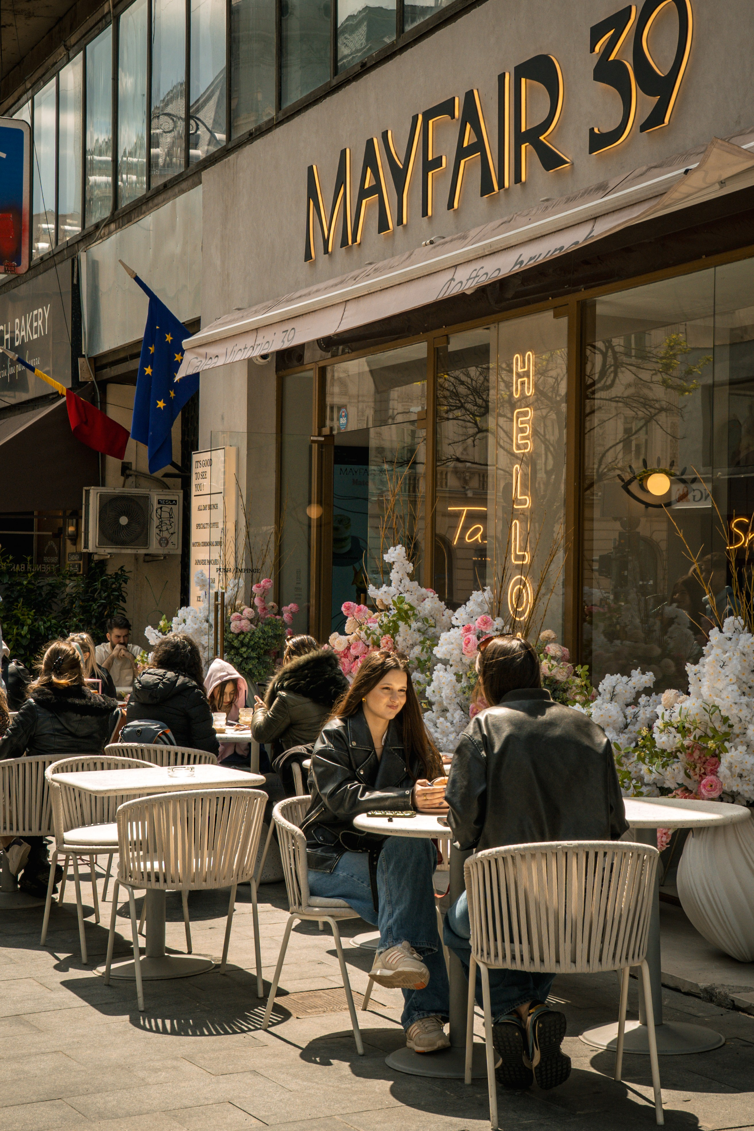 Mayfair 39. Creste si calatoreste