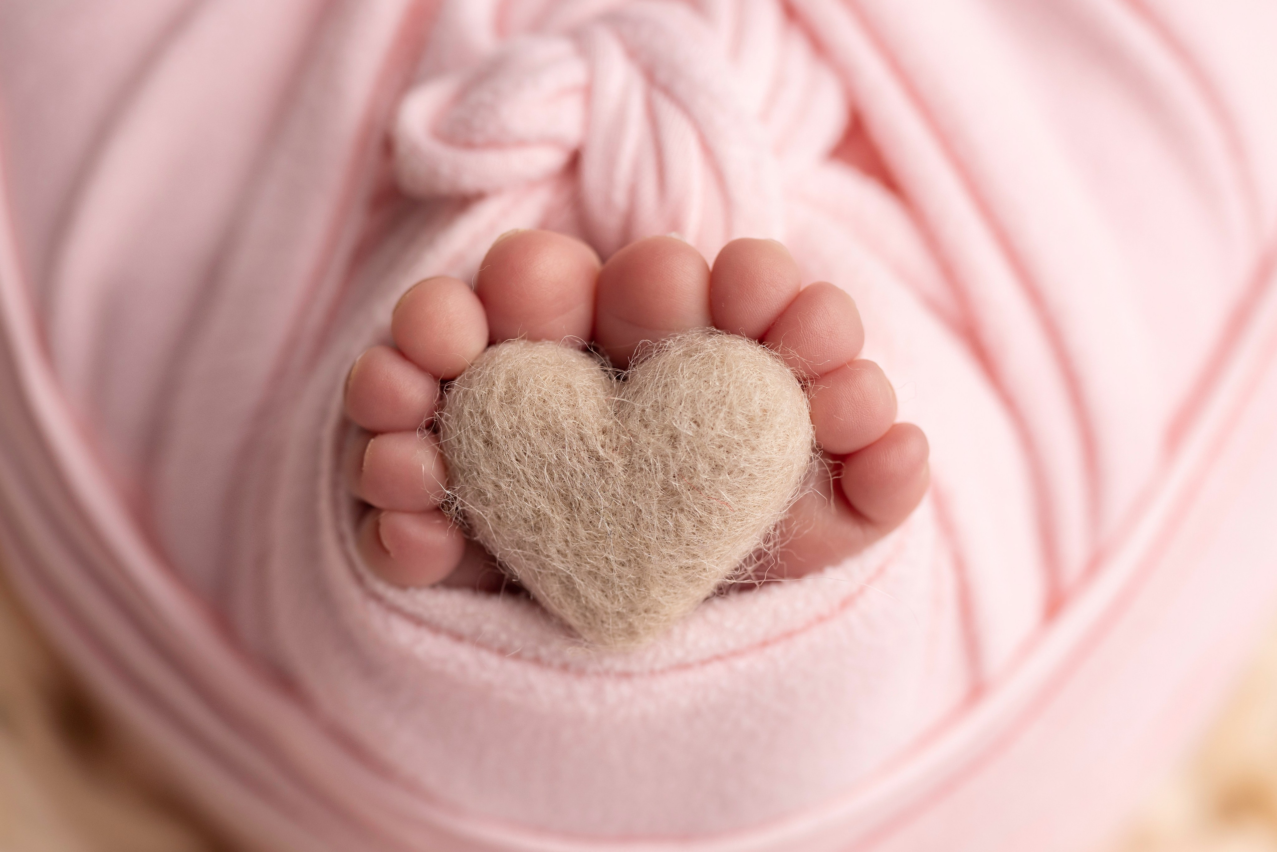 NEWBORN PHOTOGRAPHY. Newborn, Sitter and Cake Smash Photographer in Doha, Qatar